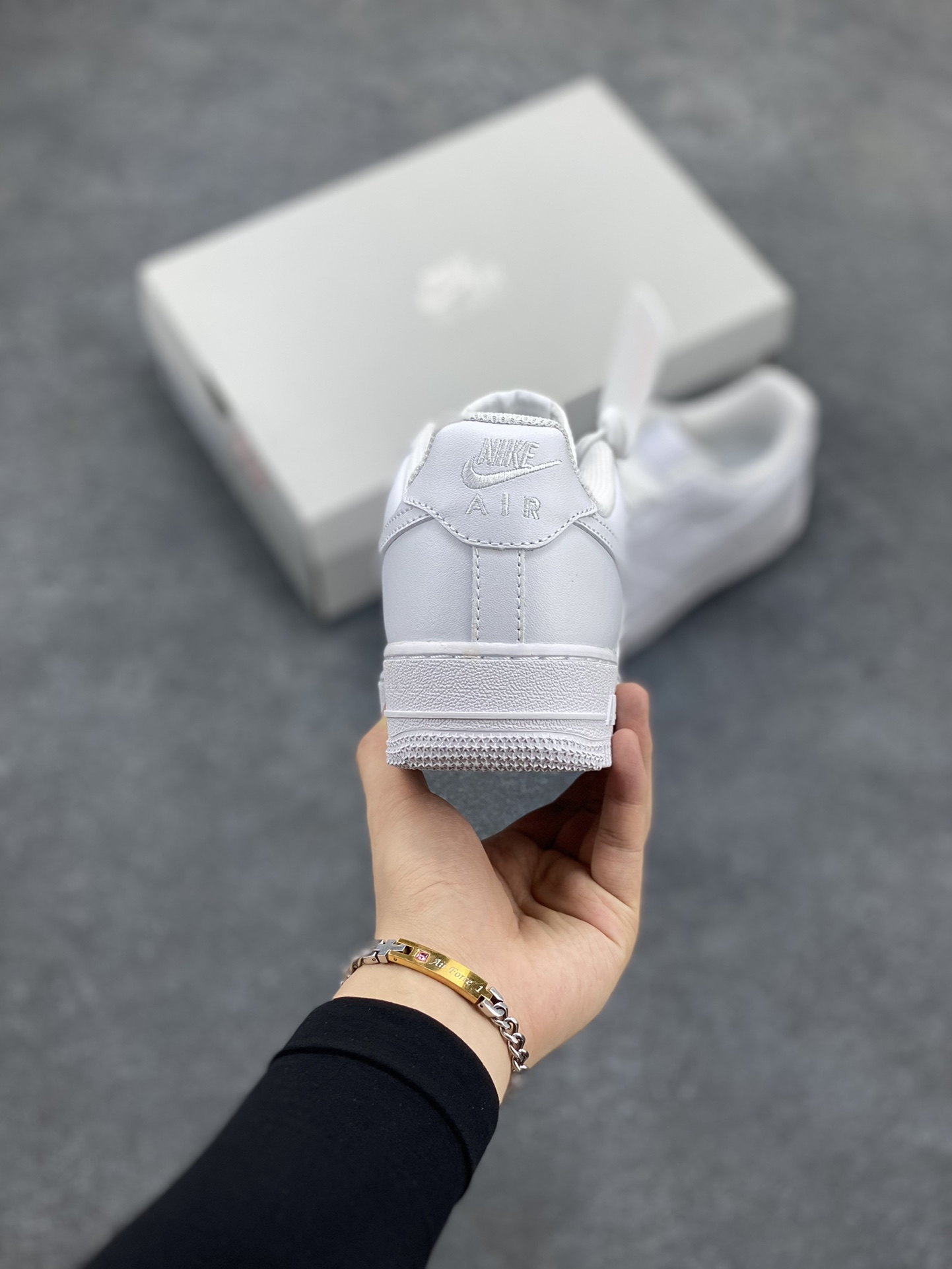 图片[4]-福利特价 免修版本 Nk Air Force 1 Mid 空军全白 纯白色 客供模具、打造最完美空军鞋型 专供实体专柜混卖 ，卖了上万双好评无数，欢迎对比 货号：CW2288-111 尺码：35.5 36 36.5 37.5 38 38.5 39 40 40.5 41 42 42.5 43 44 44.5 45 46 47-选品中心