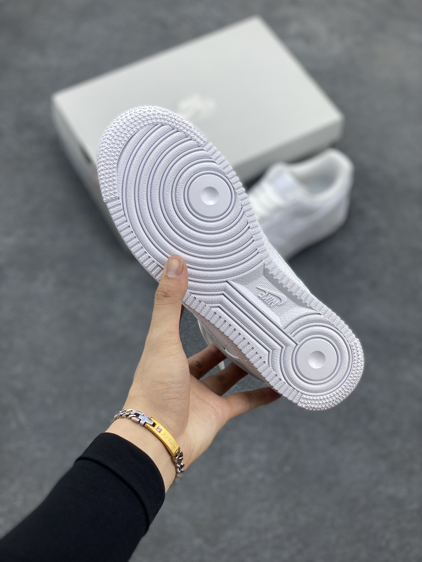 图片[5]-福利特价 免修版本 Nk Air Force 1 Mid 空军全白 纯白色 客供模具、打造最完美空军鞋型 专供实体专柜混卖 ，卖了上万双好评无数，欢迎对比 货号：CW2288-111 尺码：35.5 36 36.5 37.5 38 38.5 39 40 40.5 41 42 42.5 43 44 44.5 45 46 47-选品中心