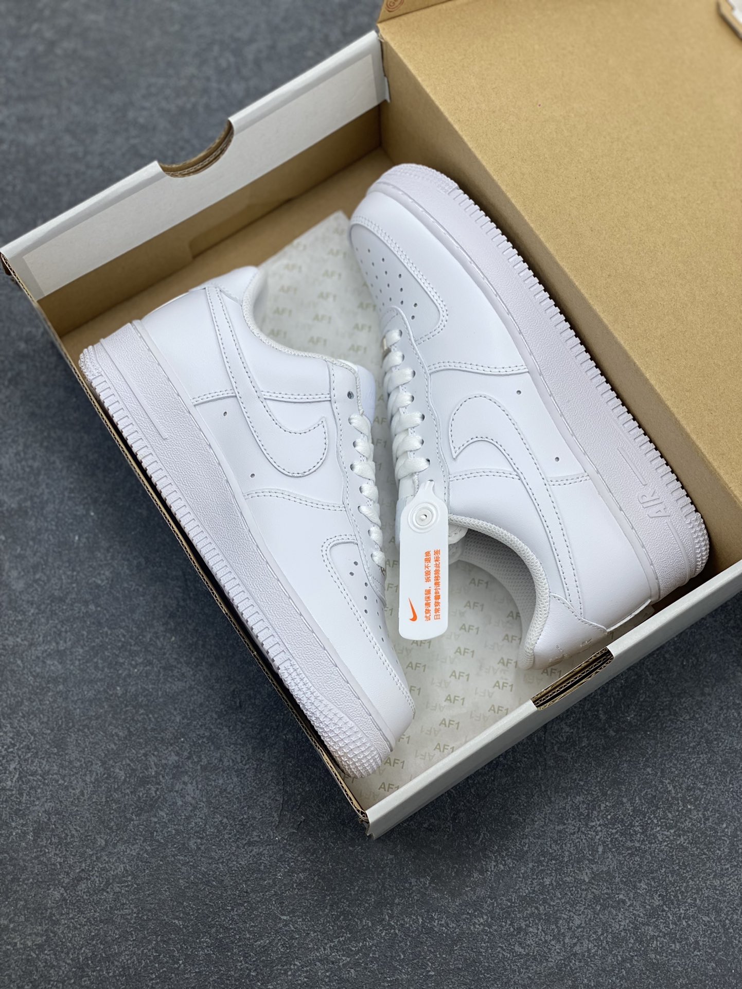 图片[9]-福利特价 免修版本 Nk Air Force 1 Mid 空军全白 纯白色 客供模具、打造最完美空军鞋型 专供实体专柜混卖 ，卖了上万双好评无数，欢迎对比 货号：CW2288-111 尺码：35.5 36 36.5 37.5 38 38.5 39 40 40.5 41 42 42.5 43 44 44.5 45 46 47-选品中心