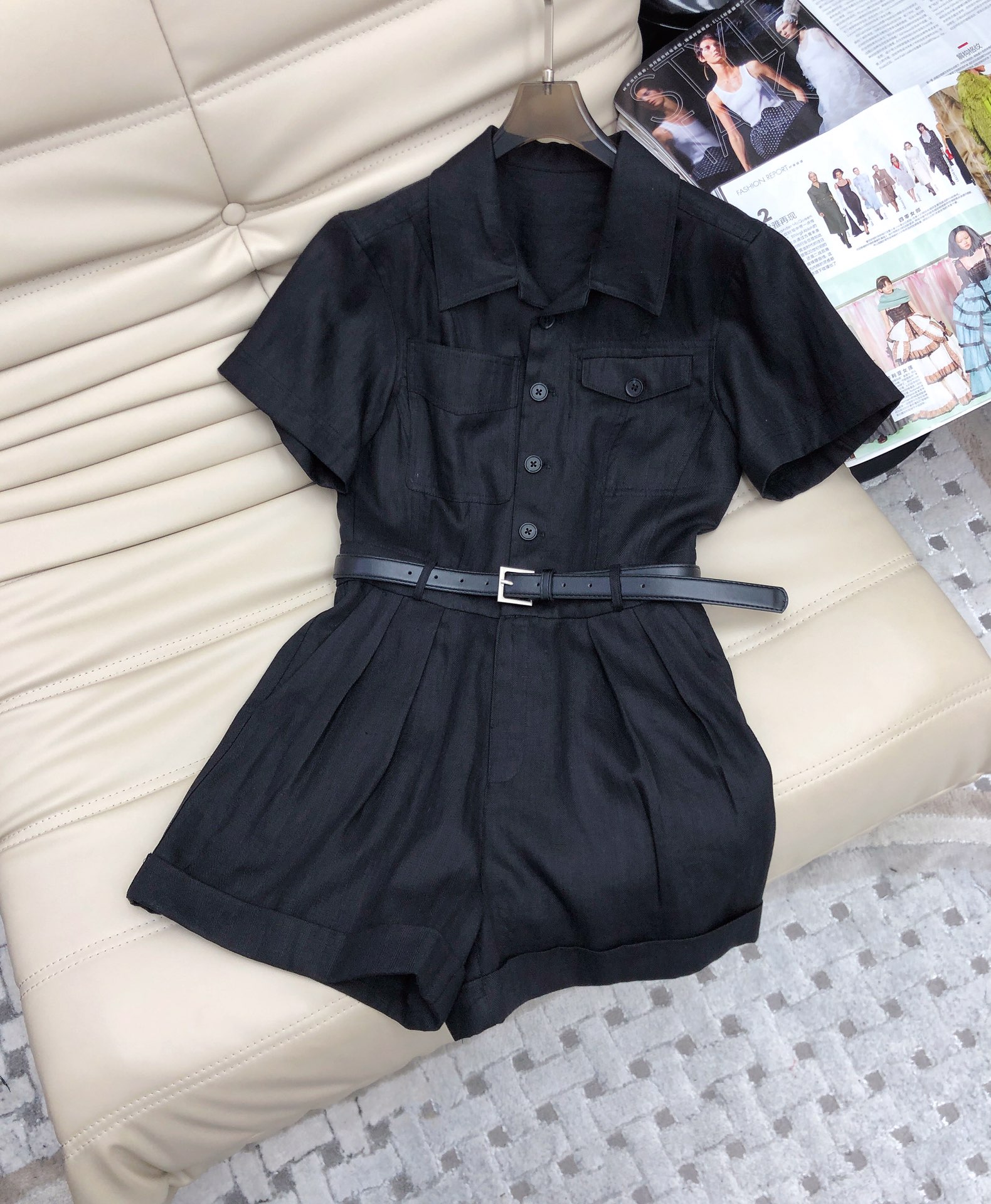 NO:411810,SS - New work style jumpsuit shorts, imported linen fabric, breathable and comfortable, lazy gospel casual, handsome and versatile, with a wide texture and a very practical style, fashionable, energetic, tall and slim, and can easily control a small person. It is highly recommended to keep your own items. A favorite of you no matter how you wear it. Monochrome SML., shorts, alexander wang19860909SS——新品工装风连体裤短裤 采用进口亚麻面料 透气舒适 懒人福音休闲帅气又百搭 质感挺阔版型非常实穿 时髦活力显高显瘦小个子也能轻松驾驭 强烈推荐自留单品 怎么穿都爱的一款.单色SML.,,shorts,alexander wang,Women's clothing