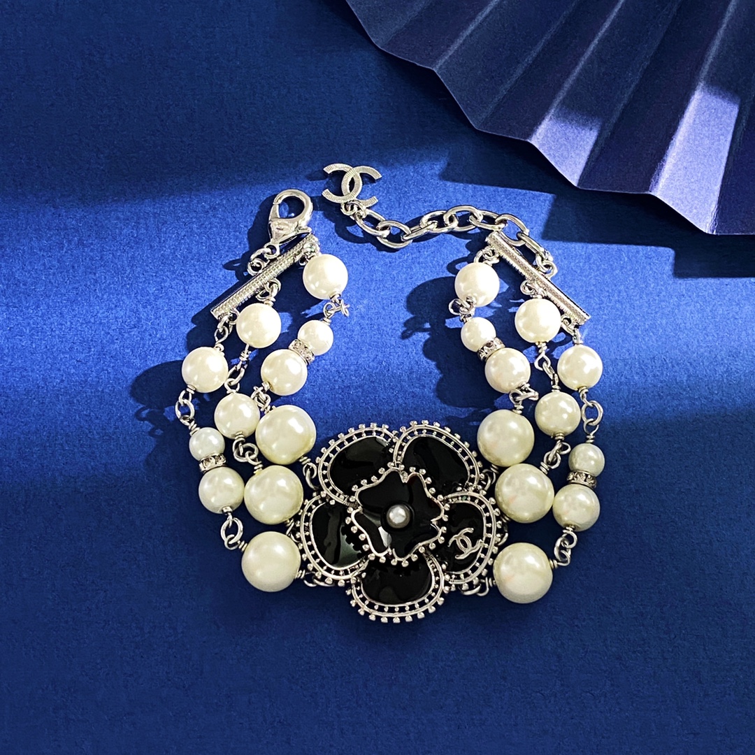Chanel Jewelry Bracelet Necklaces & Pendants Black Yellow Brass Fashion Chains
