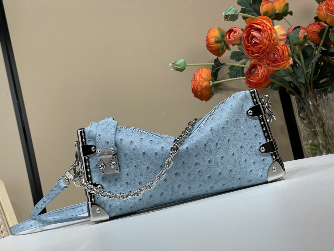 Meilleure réplique nouveau style
 Louis Vuitton Sacs À Main Bleu clair Cuir de vache La chaîne M25445