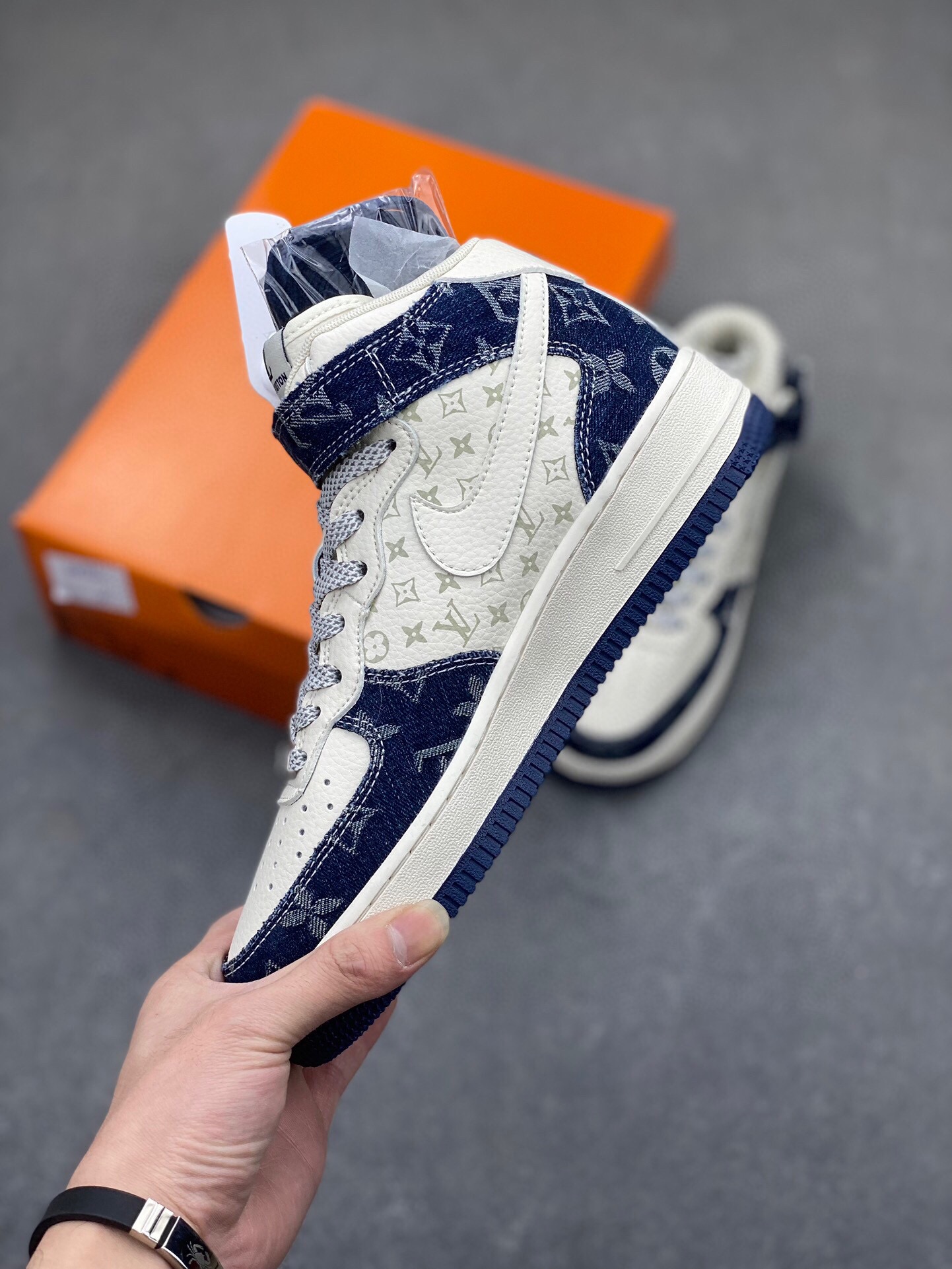 Nike Air Force 1 '07 Low Louis Vuitton Blue Denim Sneakers 4 i1720209641 4812 2