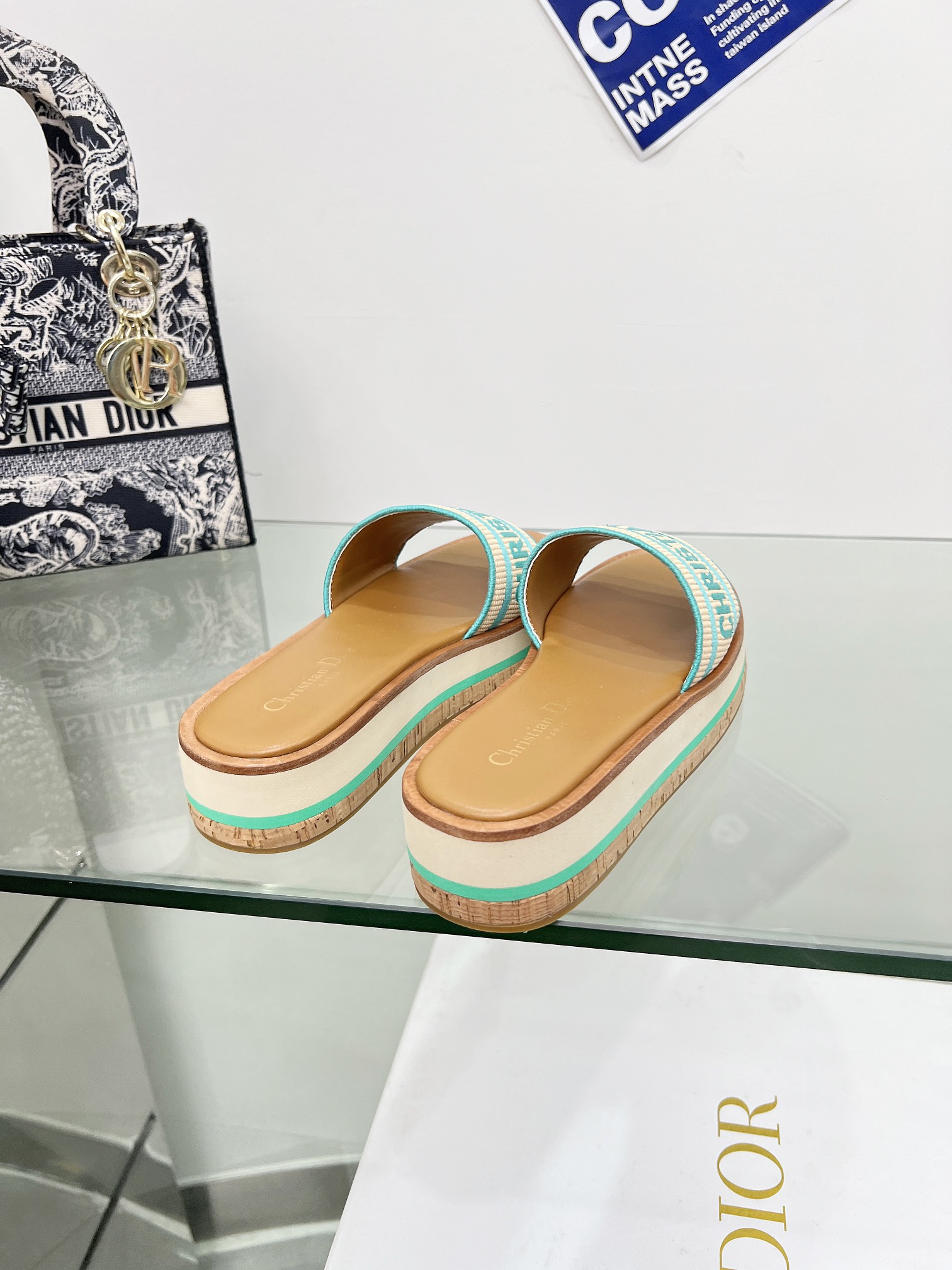 Dior Dway Platform Slides Sandals Espadrille Raffia Embroidery Sandal 9 i1720209658 2032 7