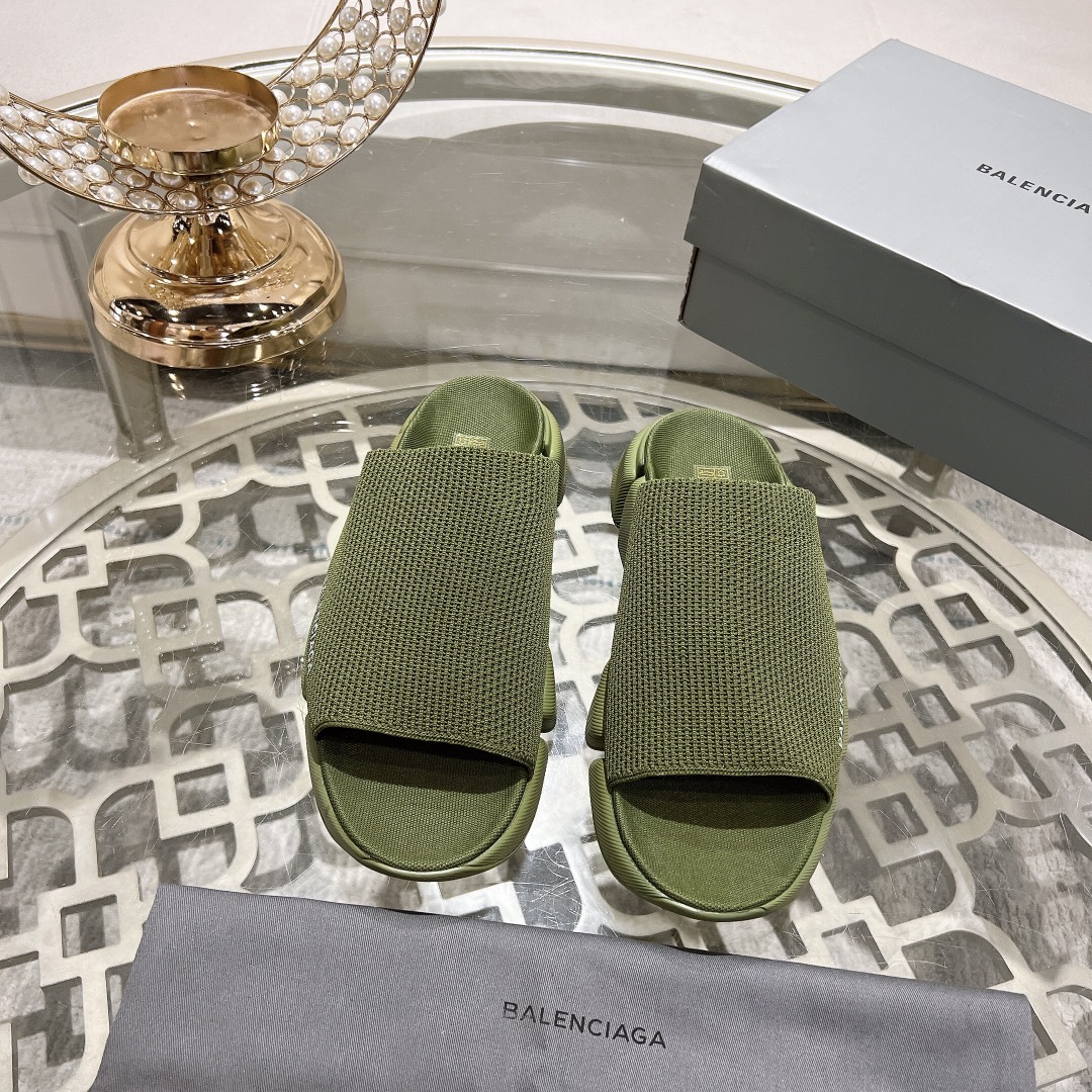 NO:357809,【BALENCIAG.】 Couple model Size35-45 (46 customized without return) BALENCIAG* Balenciaga slippers Upgraded version launches Speed ​​2.0 version new socks shoe slippers Original product is definitely not a general version The socks of the 2.0 version can completely wrap the instep and ankles. The upper is the original fly weaving integrated molding technology and seamless. The sole of the shoe is changed to 5 midsoles to form a rebound and feel, and it is absolutely not necessary to use ordinary rubber soles on the market. The sole of the sole looks good when you match it. It also shows that the legs are long. Original packaging box, balenciaga, balenciaga, slippers, socks19860909【BALENCIAG.】 情侣款Size35-45（46定做不退换） BALENCIAG* 巴黎世家拖鞋 升级版推出Speed 2.0 版本全新袜子鞋拖鞋 原厂货 绝非通版 2.0版的袜子部分可以把脚背和脚踝完全包裹起来, 鞋面是原版飞织一体成型技术、无缝,鞋鞋底改为 5 块中底组成回弹与较感都特别好,绝对不用市场普通橡胶鞋底 鞋底的浮雕 怎么搭怎么好看 而且特显腿长. 原版包装盒,,balenciaga,balenciaga,slippers,socks,Men's shoes
