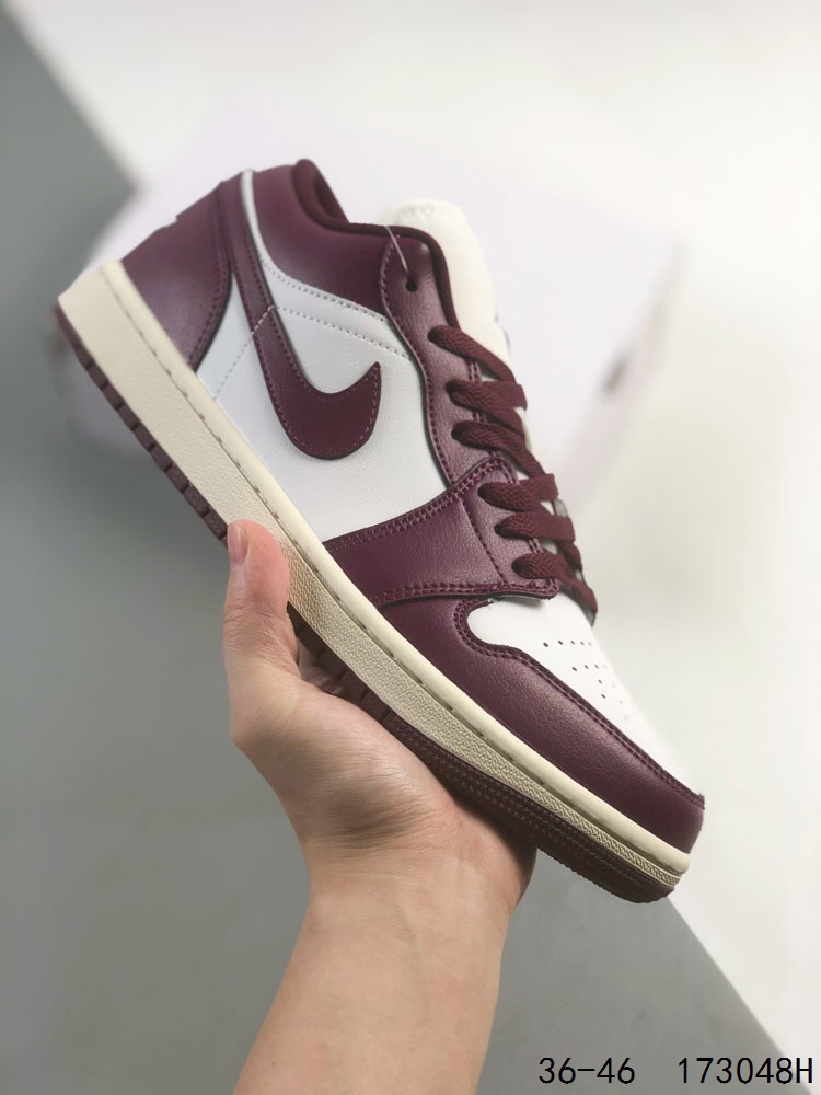 ️ 公司级真标带半码！JordanAir Jordan 1 Low AJ1 WH 乔1 低帮复古文化休闲运动篮球鞋。凭借出色的性能和吸睛的外观， Air Jordan直是风球场和街头的时尚标杆。1