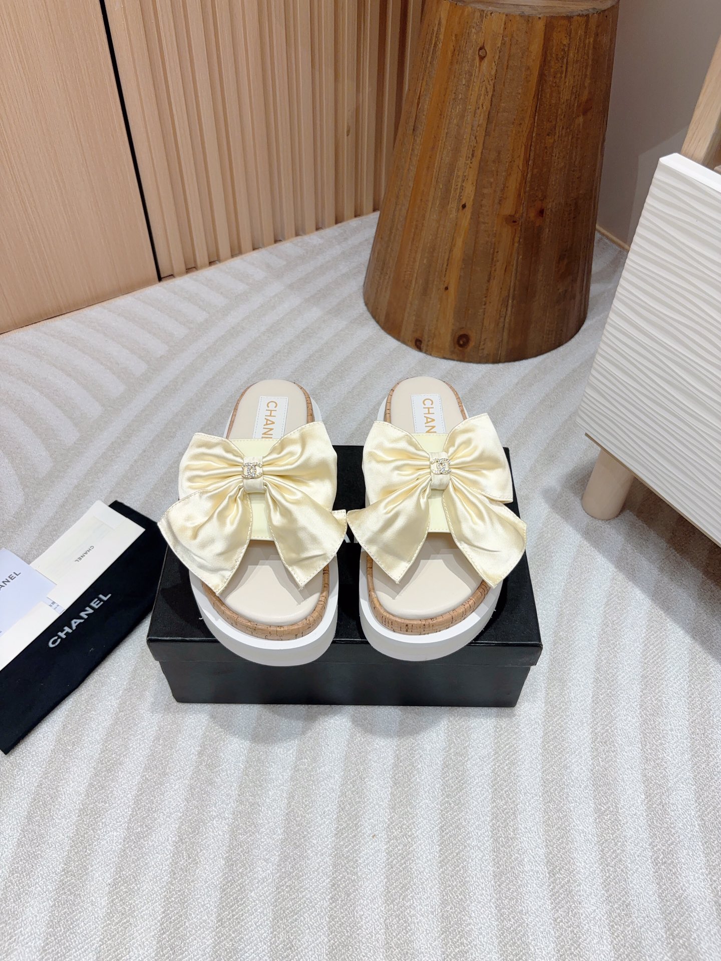 Chanel Shoes Slippers White Genuine Leather Lambskin Sheepskin Silk Spring/Summer Collection