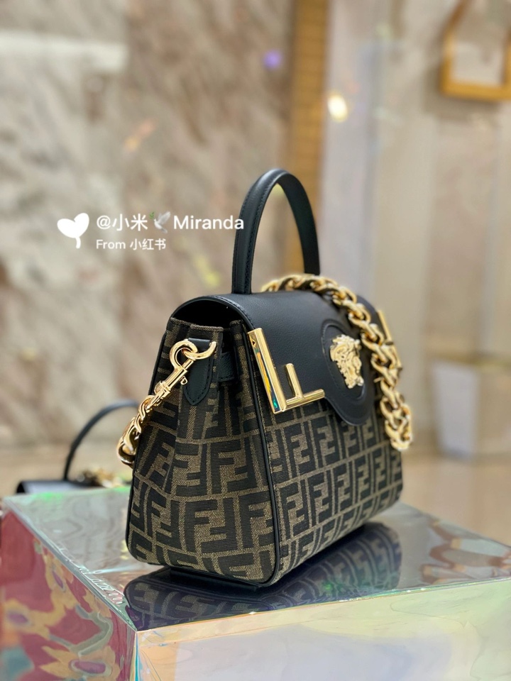 Fendi The most popular joint brand of the century, the versatile handbag can be carried by hand or worn cross-body using the interchangeable chai