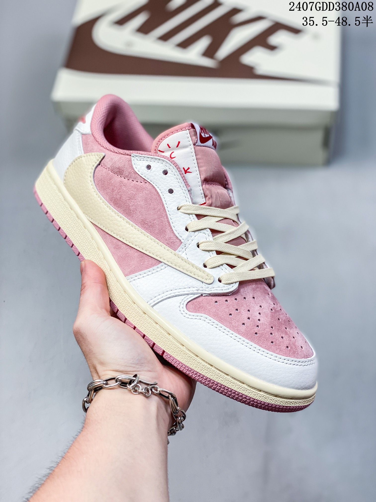 公司级✅AJ倒勾Travis Scott x Air Jordan 1 ” Reverse Mocha “ AJ1乔1 TS 闪电 联名倒钩 低帮文化篮球鞋 完美品质出货 细节如图所示  鞋面1