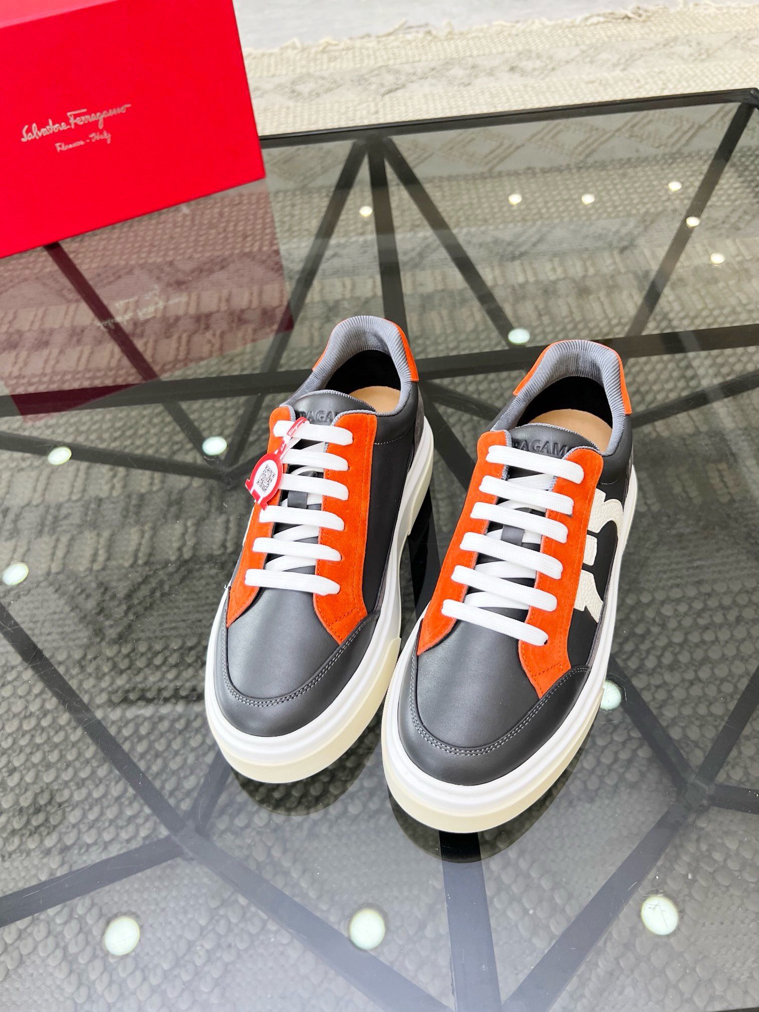 NO:217183,Brand Ferragamo Color original color matching Number 39-44 Custom made 38.45 Price Material Ferragamo New product launch top version Original single quality regular shoe factory fashion trendy upper cowhide making luxury cowhide foot pad original Ferragamo outsole high-end quality worth owning, Ferragamo casual shoes, ferragamo, ferragamo, cowhide19860909品牌Ferragamo 颜色原版配色 码数39-44订做38.45 价格 材质菲拉格慕新品上市顶级版本 原单品质正规鞋厂出品时尚潮流范鞋面牛皮制作奢华牛皮垫脚原版菲拉格慕大底高端品质值得拥有,菲拉格慕 休闲鞋,ferragamo,ferragamo,cowhide,Men's shoes