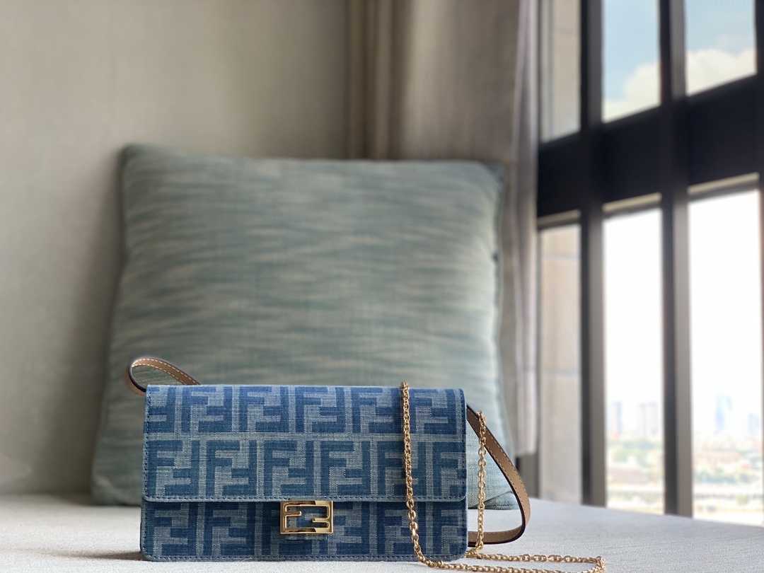 Fendi [Chain Belt BAGUETTE Handbag] Light Blue Denim