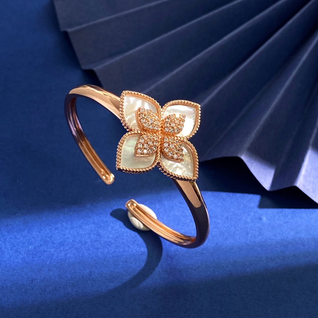 Roberto Coin Four Petal Rose Gold Bracelet with 18k Gold Platinum Roses - 图片 7