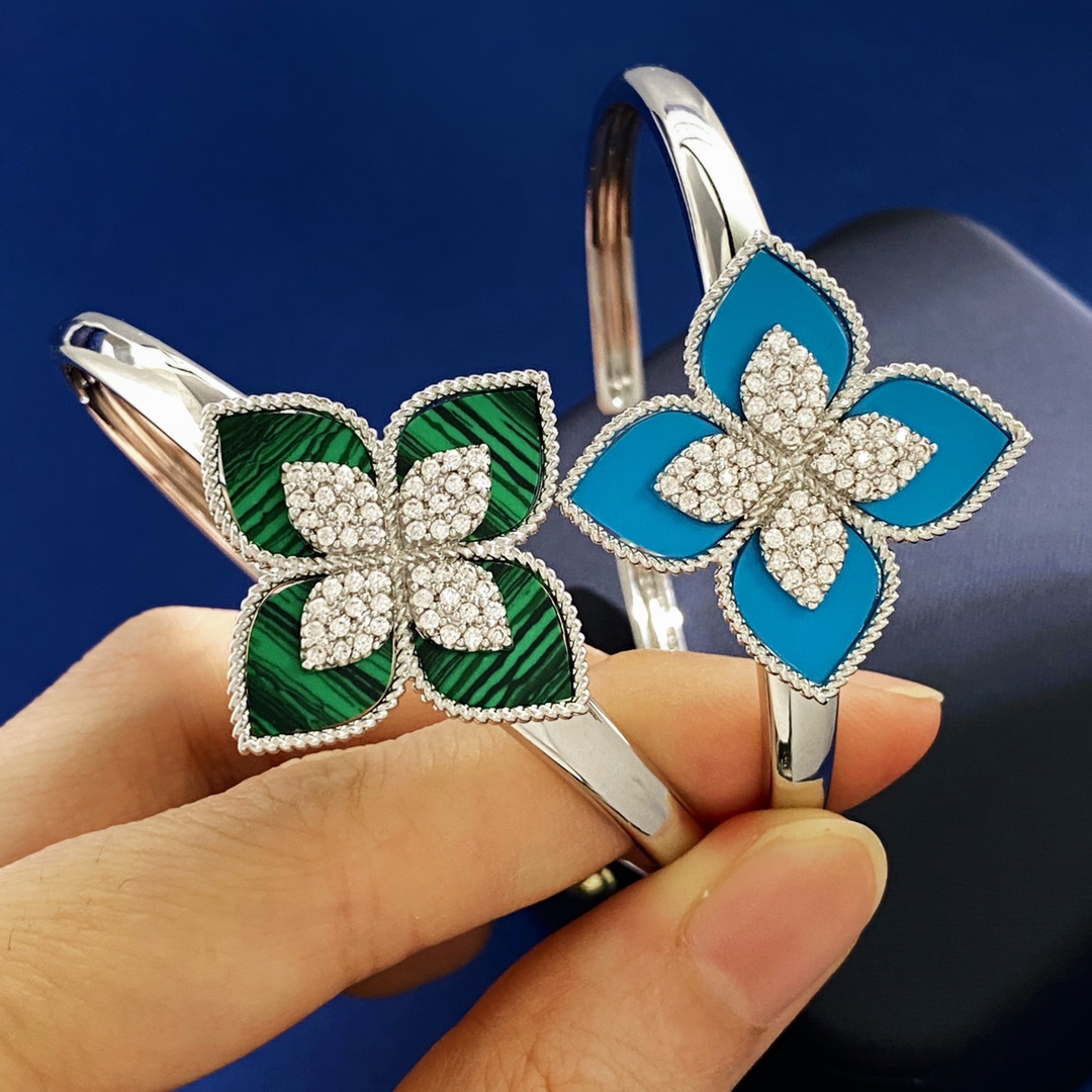 Roberto Coin Four-Carb Bracelets: C-Shaped Silver with Gold Roses. - 图片 8