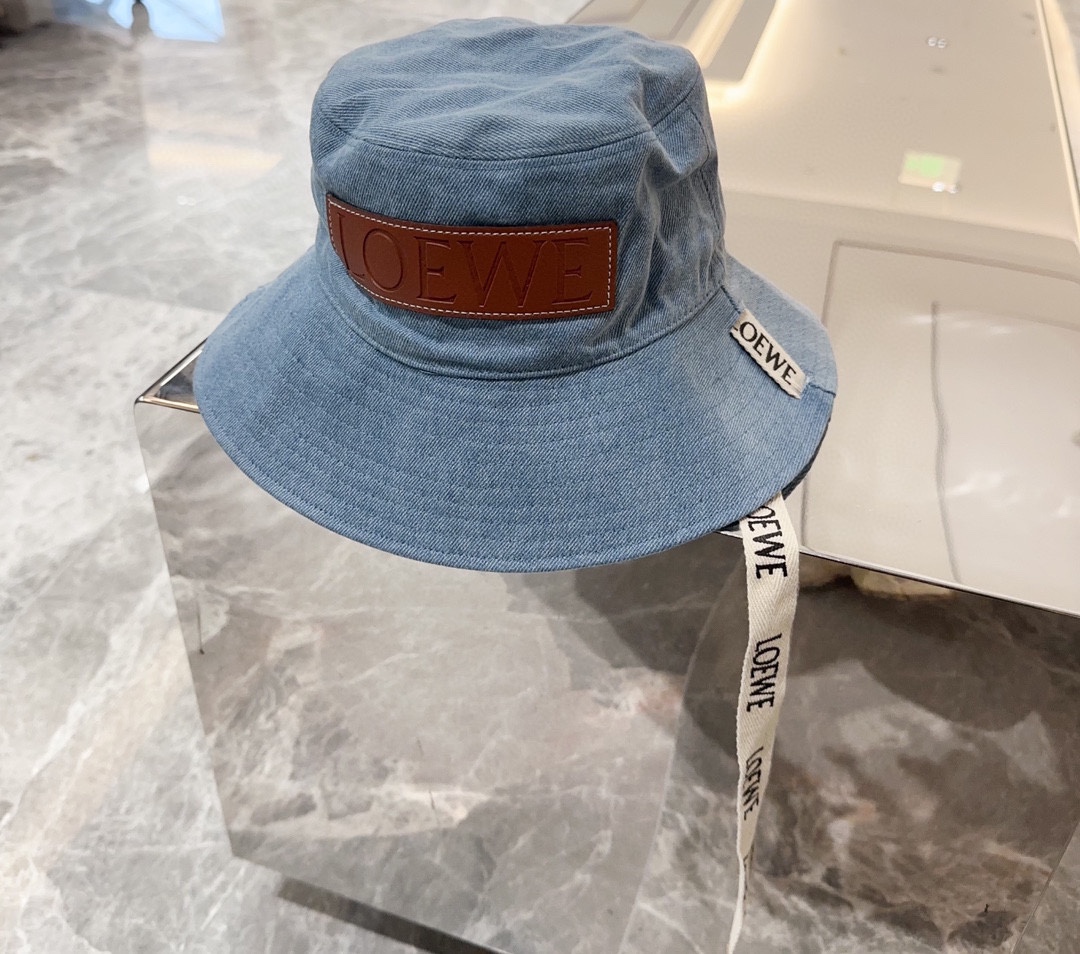 Loewe Cappelli Cappello a Secchiello Vintage Casual