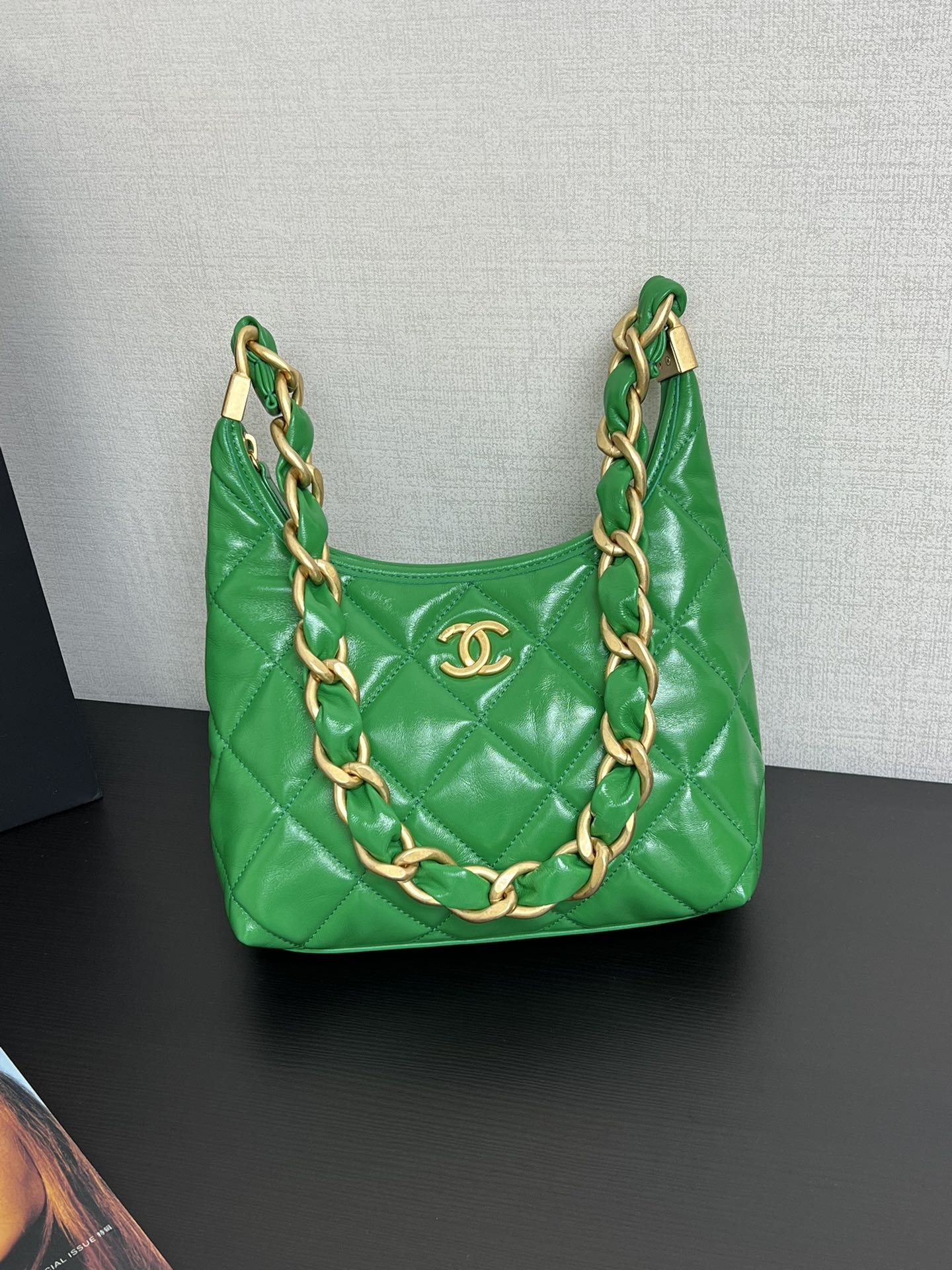 En stock 24Ahobo ¡El bolso que más vale la pena comprar esta temporada! La capacidad es muy buena, la longitud también …