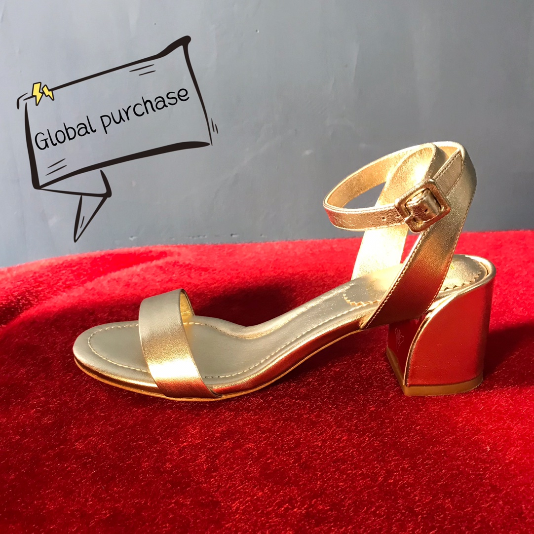 NO:100764,High-end custom spring and summer sandals new series!  H5.5Cm, size 34-42. 35. 40. 41. 42. 42. 5. Leather big bottom, customized version, no return or exchange L44-001. Light gold cowhide, light gold sheepskin footbed, official website picture Standard European code Reference:L44-001 Color:gold/gold Material:cow hide Lining:goat legheel height:5.5Cm Sole:leather sole Size:EU 34-42 (US 4-11):,,christian louboutin,sandals,cowhide,sheepskin,Leather soles19860909高端订制 春夏凉鞋新款系列！ H5.5Cm,尺码34-42码.35码40码41码42码,真皮大底,订制款,不退不换L44-001.浅金牛皮,浅金羊皮垫脚,官网图 标准欧码 Reference:L44-001 Color:gold/gold Material:cow hide Lining:goat lether Heel heigh:5.5Cm Sole:leather sole Size:EU 34－42（US 4一11) :,,christian louboutin,sandals,cowhide,sheepskin,Leather soles,Women's Shoes