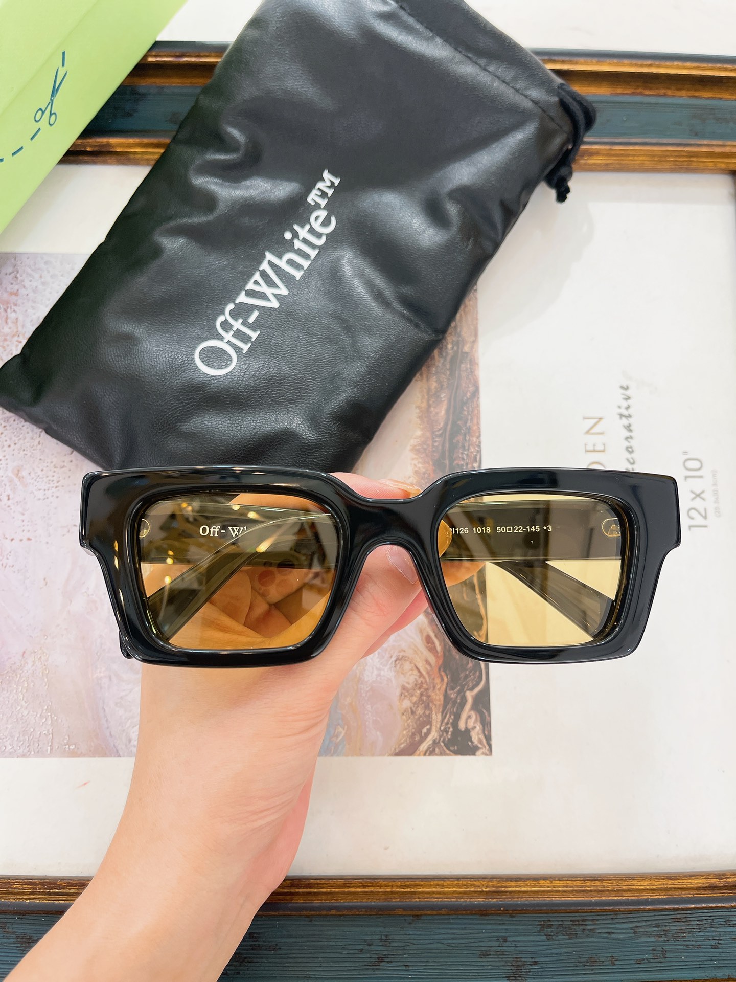 Off-White OFF WHITE太阳眼镜