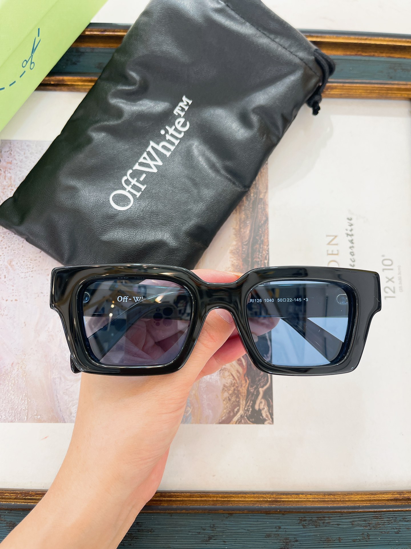 Off-White OFF WHITE太阳眼镜