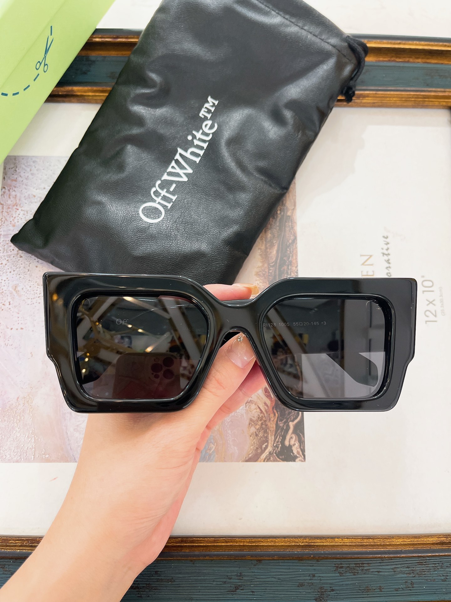 Off-White OFF WHITE太阳眼镜