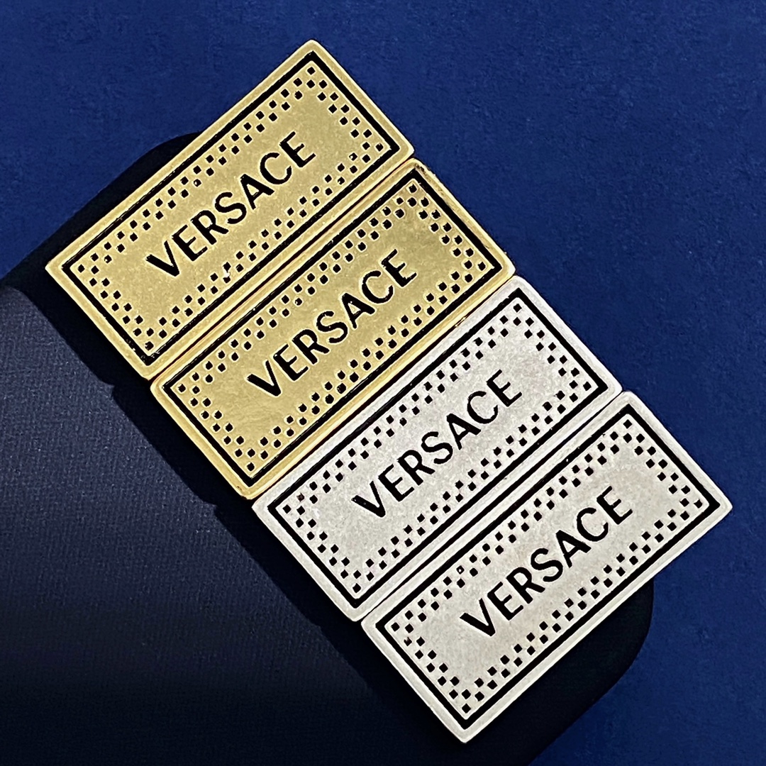Versace Geometric Rectangular Bracelet and Earring Set Description - 图片 7
