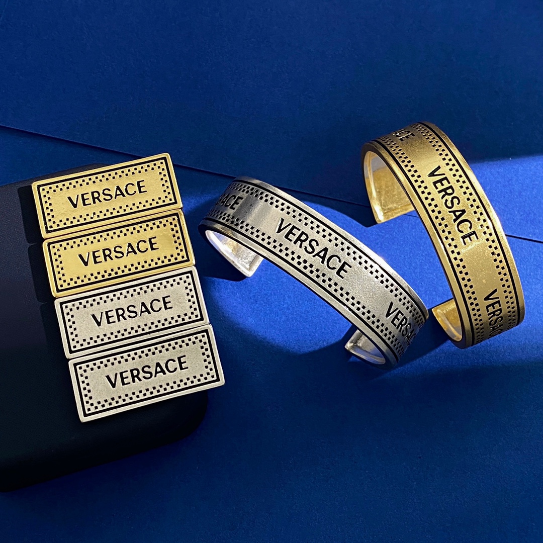 Versace Geometric Rectangular Bracelet and Earring Set Description - 图片 1