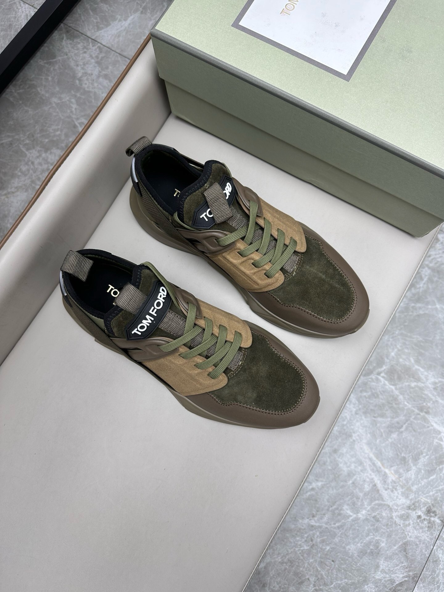 NO:218229,Brand TOM FORD Color original color matching Number 39-44 Custom made 3845 Price Material Tom Ford ~ ​​Latest model Men's casual shoes High-end Original 1:1 Top-notch goods Fashion trend details impeccable using imported flying weaving to make original breathable Comfort Foot feel comfortable and superior quality Original replica outsole, Tom Ford, tom ford19860909品牌TOM FORD 颜色原版配色 码数39-44定做3845 价格 材质汤姆福特～最新款 男士休闲鞋 高端 原单1:1顶级货时尚潮流细节无可挑剔采用进口飞织制作原版透气 舒适 垫脚脚感舒适品质优越原版复刻大底,汤姆·福特,tom ford,Men's shoes