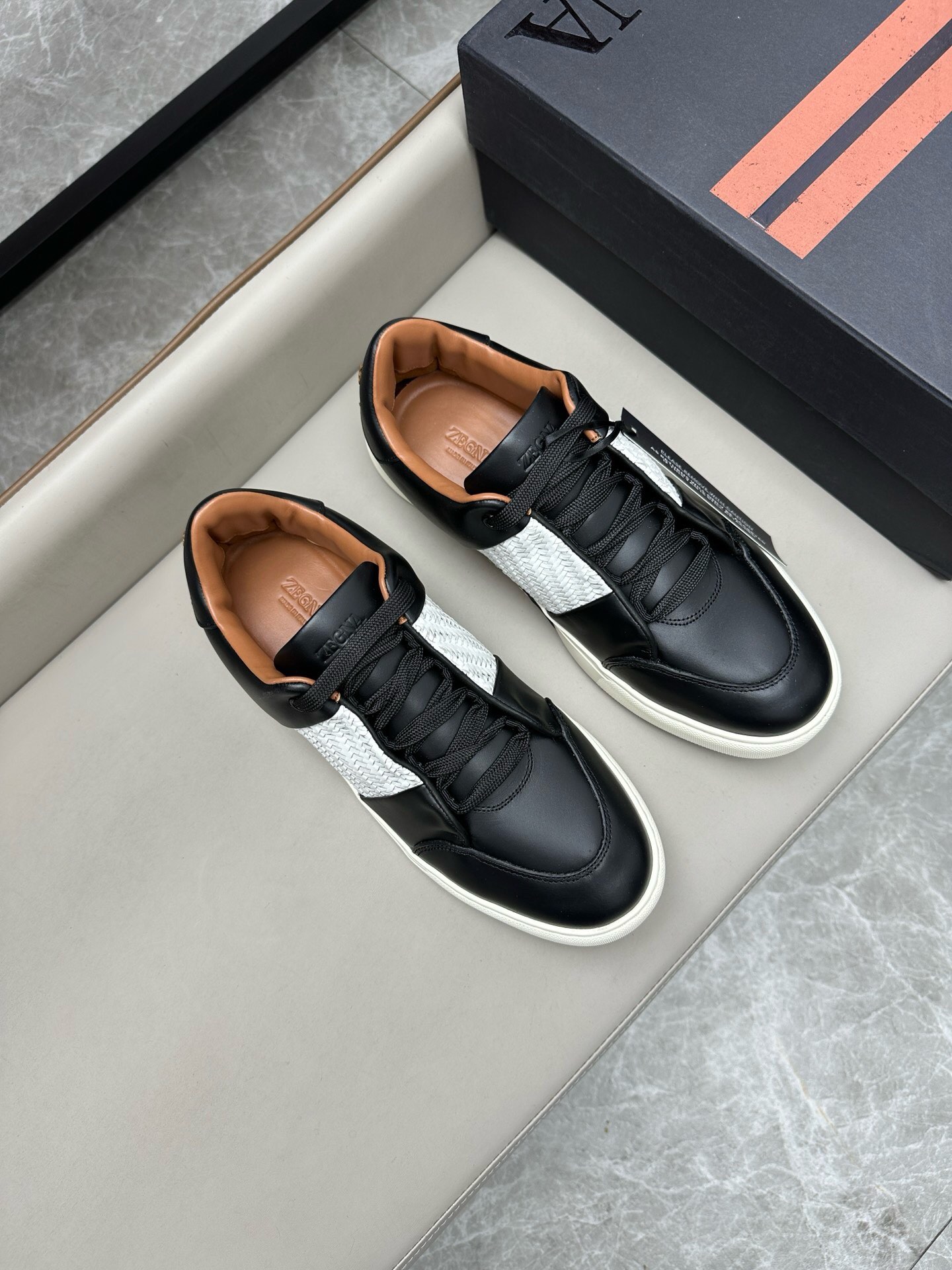 NO:219154,Brand Zegna color original color matching 39-44 customized 38.45. Price Material Zegna new model Men's casual upper uses imported original cowhide cowhide inner cowhide foot pad original single quality leather texture extremely strong comfortable and breathable   original Zegna open mold custom sole market highest quality, Zegna casual shoes, zegna, cowhide19860909品牌Zegna 颜色原版配色 码数39-44定做38.45. 价格 材质杰尼亚新款 男士 休闲鞋面采用进口原版牛皮牛皮内里 牛皮垫脚原单品质皮质感极强舒适透气 原版Zegna开模定制大底市场最高品质,杰尼亚 休闲鞋,zegna,cowhide,Men's shoes