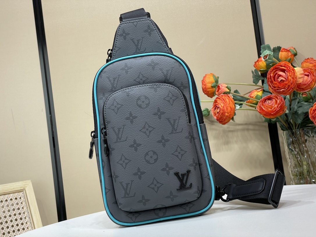 Louis Vuitton LV Avenue Sac À Dos Sacs À Bandoulière & À Épaule Bleu Vert clair Monogram Eclipse Toile m11703