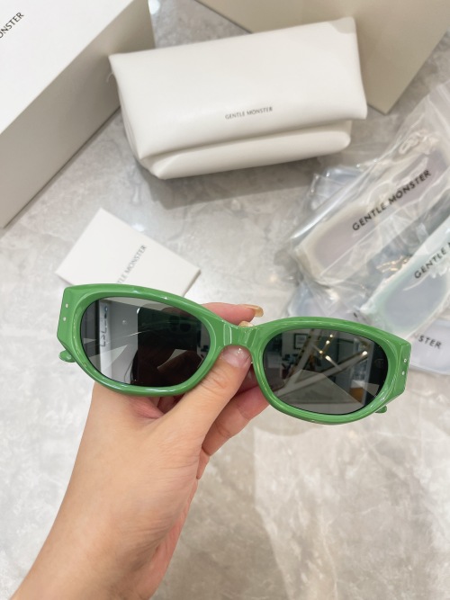 Gentle Monster Benven Green Frame Sunglasses - Stylish & Protective Eyewear 1 Gentle Monster Benven Green Frame Sunglasses - Stylish & Protective Eyewear
