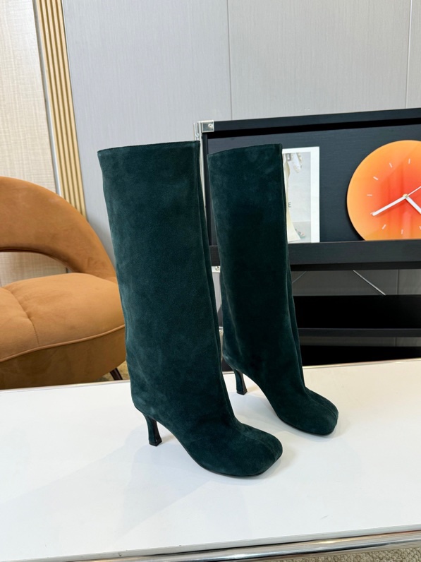 Summary: M6 Knight’s Boot Tweezer with Long Trunk and High Tweener Design.