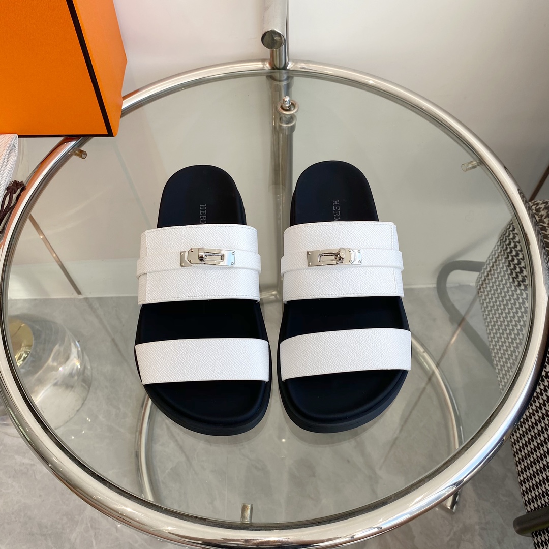 NO:266009,Men's size Hermes H-home chypre series Kelly buckle second uncle slippers Top quality imported calfskin / palm pattern cowhide / imported Niujing footbed imported silk cowhide, original open molded sole Women's size 35-40 Men's size 39-45, slippers, hermes, hermes, slippers, cowhide19860909男码 Hermes 爱马仕H家chypre系列 Kelly扣二舅拖鞋 顶级品质 鞋面进口小牛皮/掌纹牛皮/进口牛京 垫脚进口丝绸牛皮,原版开模大底 女码35-40 男码39-45,拖鞋,hermes,hermes,slippers,cowhide,Women's Shoes