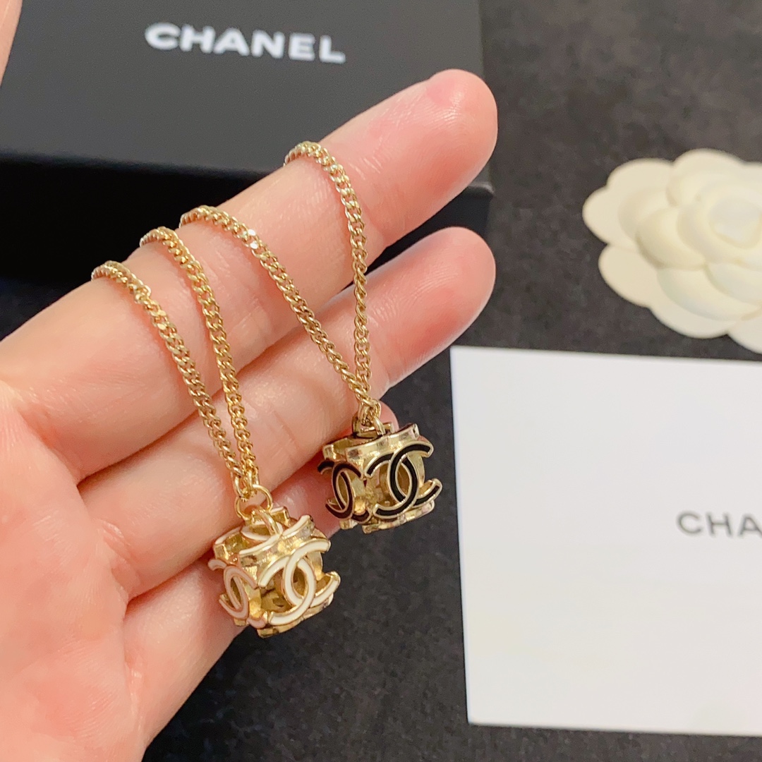 Chanel Jewelry Necklaces & Pendants Black White Openwork Fashion