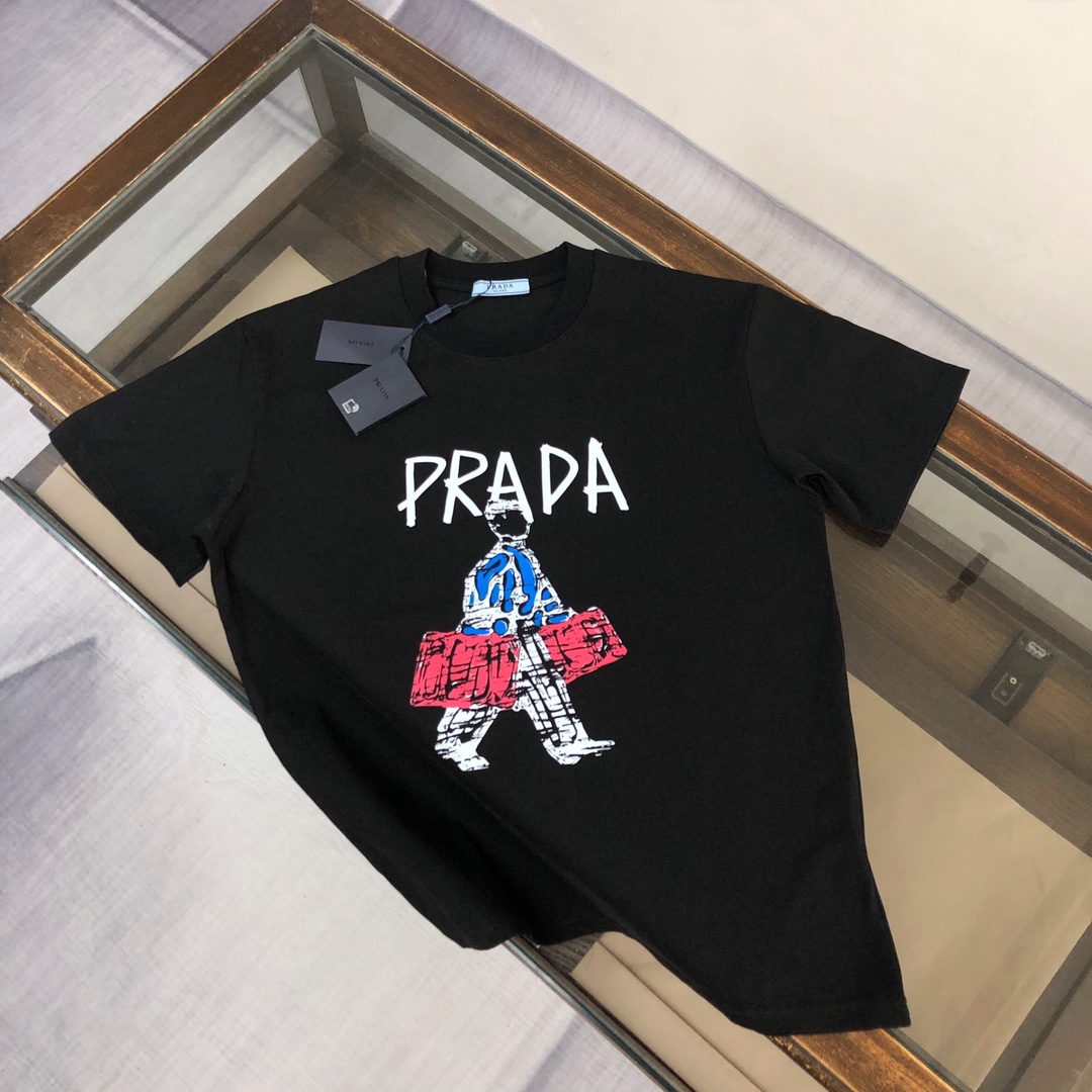 @P85💥 PRADA Camiseta triangular Prada ss traveller element Amigos que están cansados ​​del estilo clásico, ¡vengan y e…
