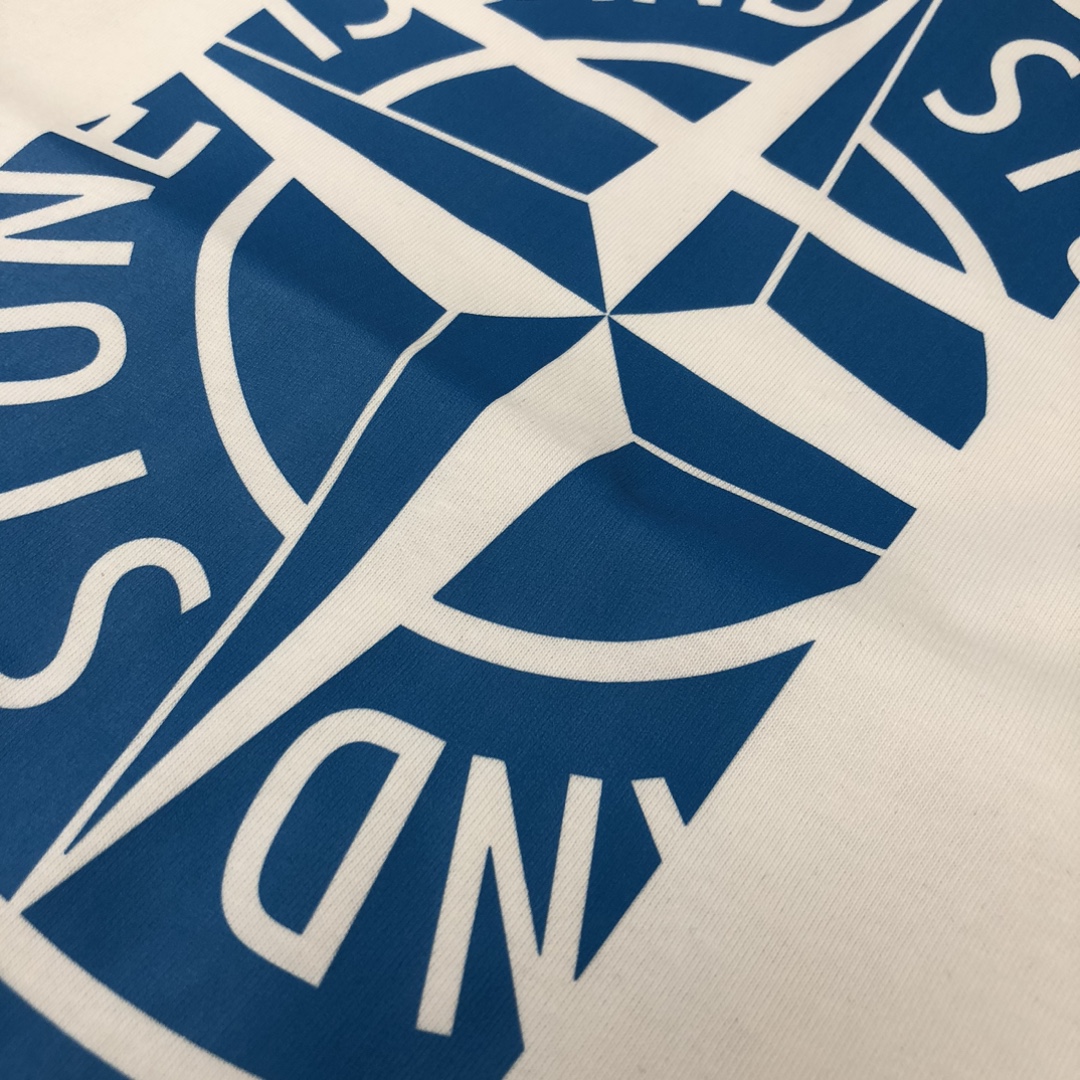 Stone Island’s Latest Custom Cotton T-Shirt Collection in Black and White, Sizes S-XL - 图片 6