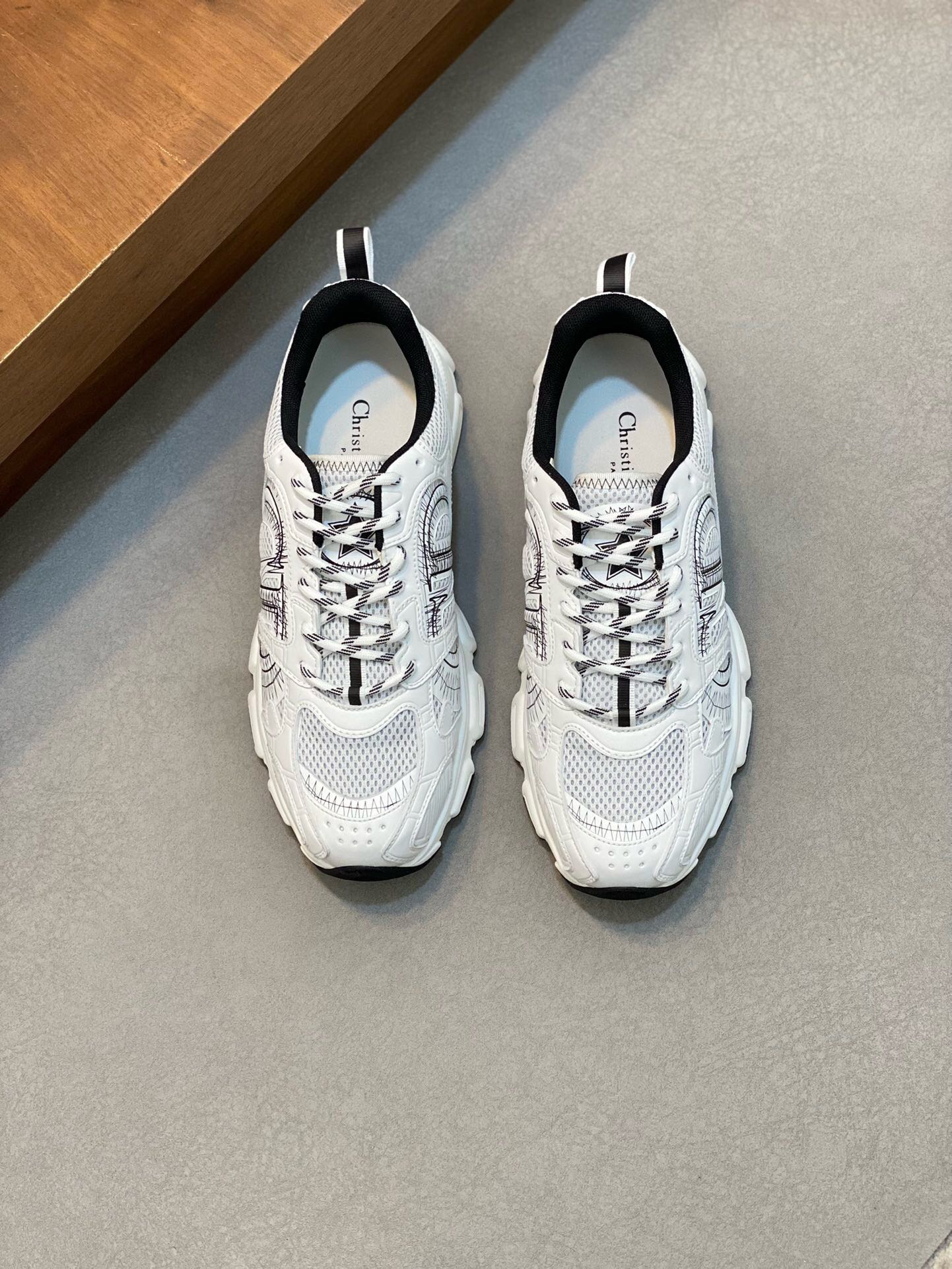 NO:217588,Brand Dior color original color matching, 35-45 couples, price, material, new casual shoes for Dior!  The details of the fashionable layout are impeccable, using cowhide with mesh patchwork to make comfortable and sweat-absorbing mesh. The foot pad feels comfortable and has excellent quality. Dior casual shoes, dior, dior, cowhide19860909品牌Dior 颜色原版配色 码数35-45情侣款 价格 材质迪奥新款休闲鞋！时尚潮流的版面细节无可挑剔采用牛皮搭配网布拼接制作舒适吸汗的网布垫脚脚感舒适品质优越,Dior休闲鞋,dior,dior,cowhide,Men's shoes