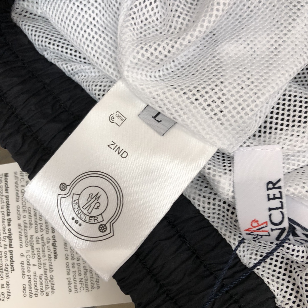 Moncler Men's Swim Trunks: Comfortable, Stylish Beach & Poolside Shorts 9 i1721058181 4123 7