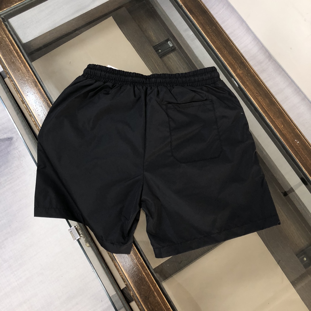 Moncler Men's Swim Trunks: Comfortable, Stylish Beach & Poolside Shorts 10 i1721058181 4944 2