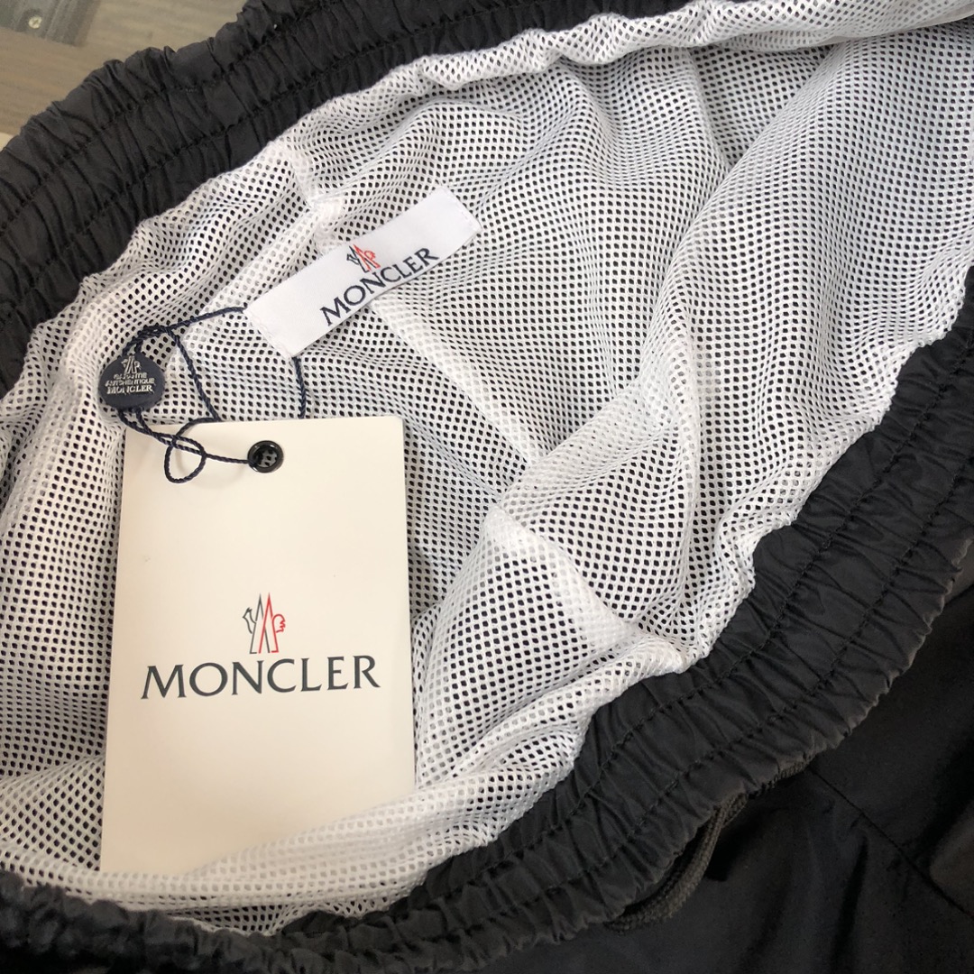 Moncler Men's Swim Trunks: Comfortable, Stylish Beach & Poolside Shorts 8 i1721058181 8953 6