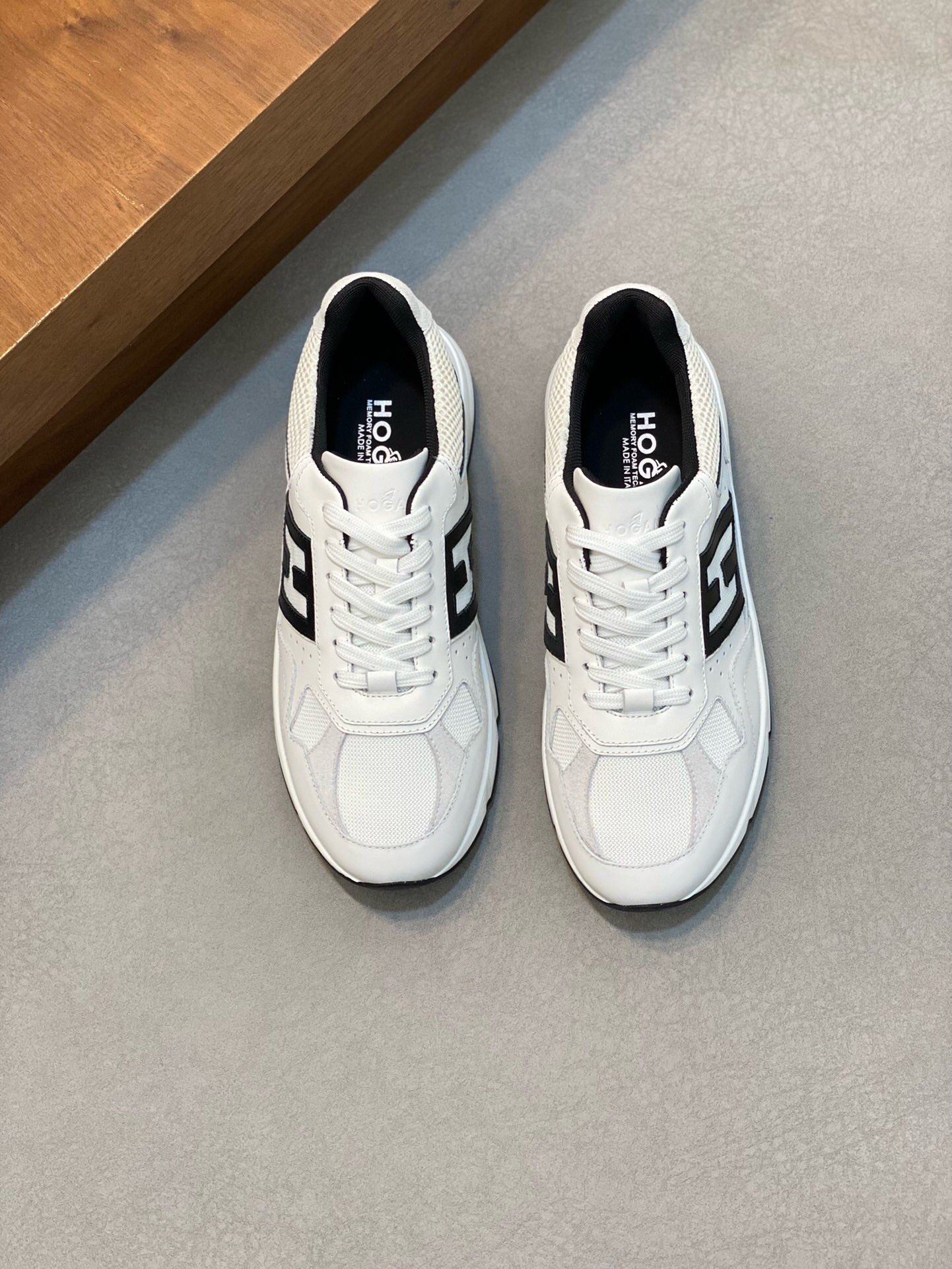 NO:218851,Brand HOGAN Color original color matching Number 38-44 standard code Price Material Hogan original single version top purchasing agent men's latest counter is available simultaneously, Italian imported original brand ▲▲ Calfskin·Brand Totem breathable cloth ▲▲▲ (highlights, nobles, grades) exquisite workmanship sole original special supply original sole, exclusive double-layer activity · TPU rubber · molded sole; super · Comfortable · Wear-resistant · Anti-slip · Hogan, cowhide19860909品牌HOGAN 颜色原版配色 码数38-44标准码 价格 材质霍根原单版本顶级代购男士最新专柜同步发售,意大利进口原版品牌▲▲小牛皮·品牌图腾透气布匹▲▲（凸显高端·贵气·档次）做工考究鞋底原厂特供原版底,独家双层活动·TPU橡胶·成型大底;超级·舒适·耐磨·防滑·,霍根,hogan,cowhide,Men's shoes