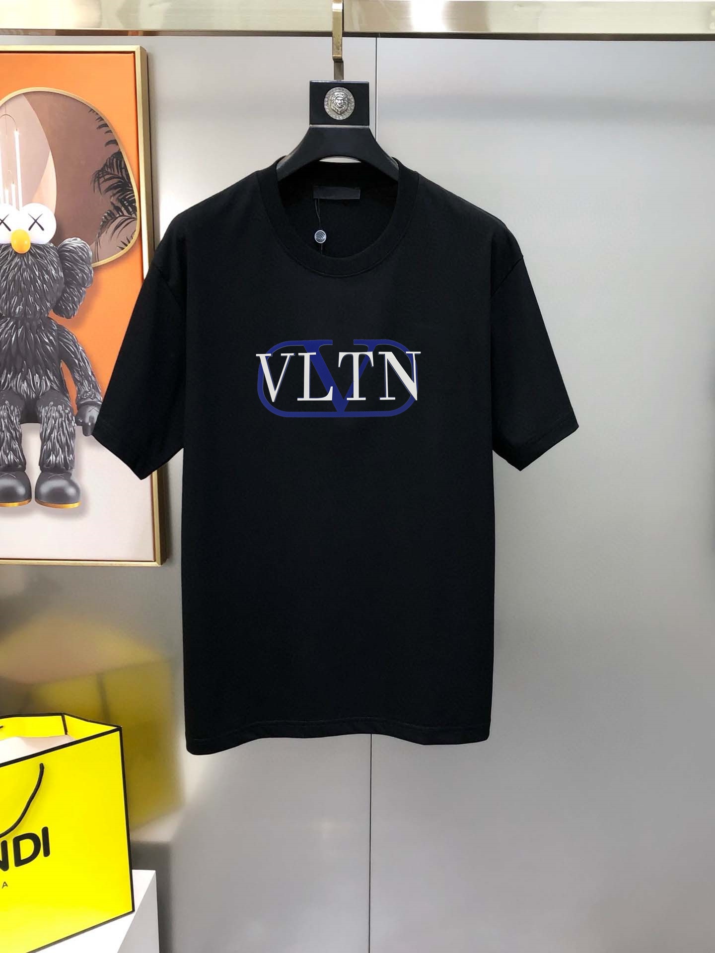 Valentino Designer
 Clothing T-Shirt Black White Men Cotton Spring/Summer Collection Fashion Short Sleeve