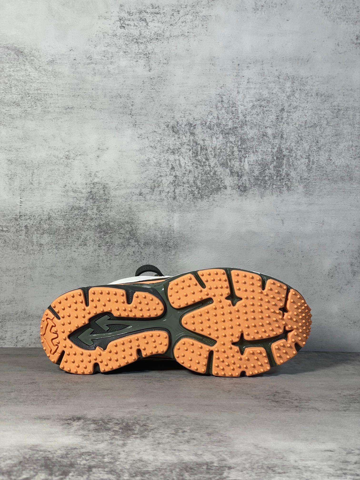 Off-White Men's OOO Olive/Orange Sneakers - Stylish, Comfortable, Durable 5 a1721210939311 1577