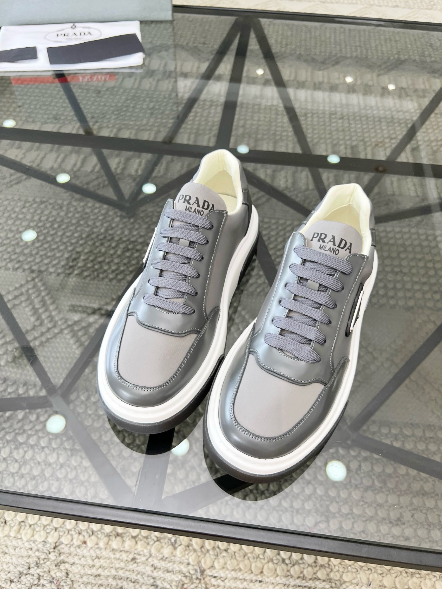 NO:219326,Brand PRADA color original color matching, code number 38-44 customized 45 price Material Prada new product original single-stock low-top casual footwear!  The upper is made of original soft cowhide, matched with Prada logo cowhide inner lining, cowhide foot pad original mold open sole, high quality worth owning, Prada, prada, cowhide19860909品牌PRADA 颜色原版配色 码数38-44定做45 价格 材质普拉达新品原单货低帮 休闲套脚鞋！鞋面采用原版柔软牛皮 搭配普拉达标识牛皮内里 牛皮垫脚原版开模大底、高品质值得拥有,普拉达,prada,prada,cowhide,Men's shoes