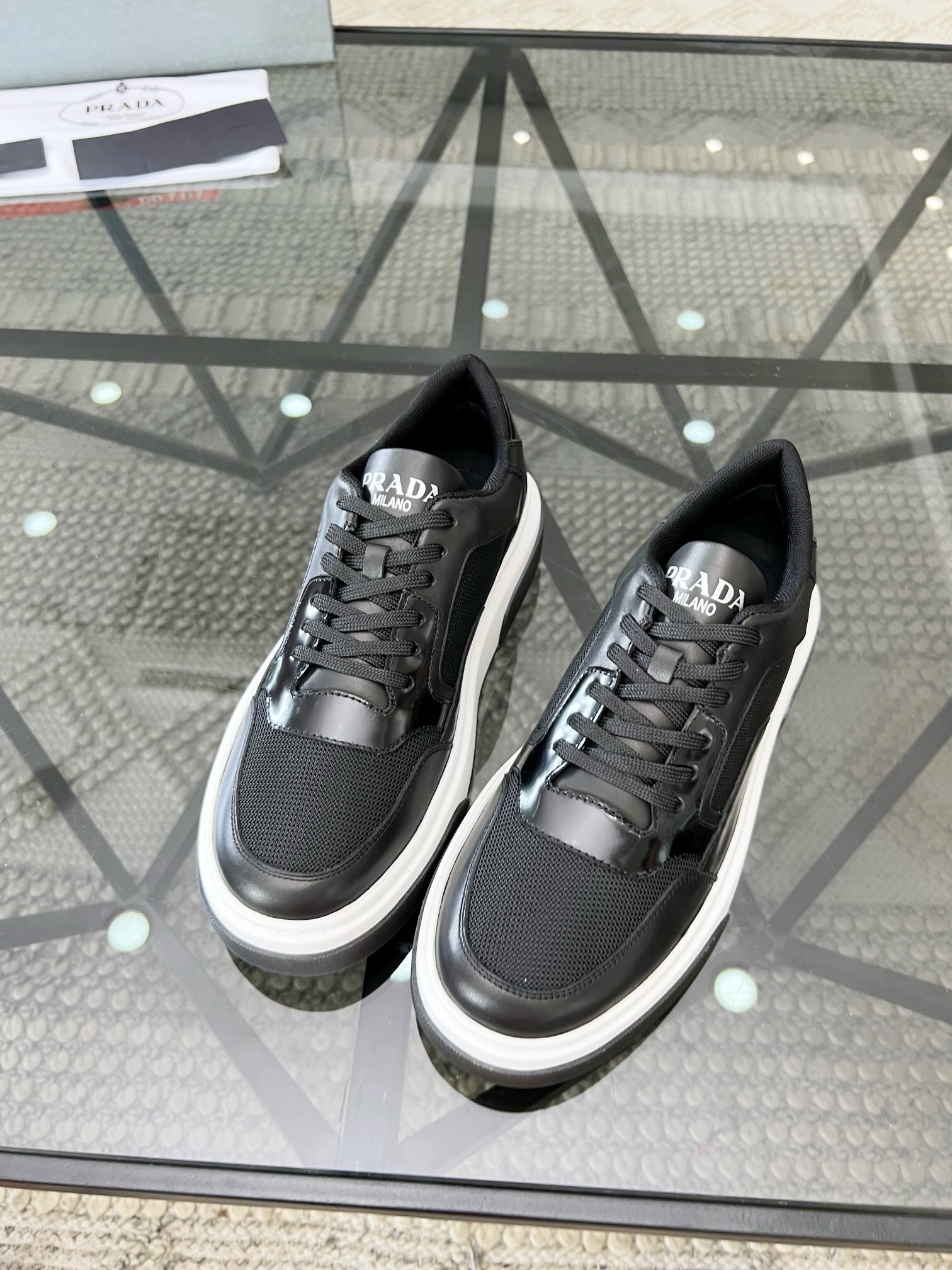 NO:218801,Brand PRADA color original color matching, code number 38-44 customized 45 price Material Prada new product original single-stock low-top casual footwear!  The upper is made of original soft cowhide, matched with Prada logo cowhide inner lining, cowhide foot pad original mold open sole, high quality worth owning, Prada, prada, cowhide19860909品牌PRADA 颜色原版配色 码数38-44定做45 价格 材质普拉达新品原单货低帮 休闲套脚鞋！鞋面采用原版柔软牛皮 搭配普拉达标识牛皮内里 牛皮垫脚原版开模大底、高品质值得拥有,普拉达,prada,prada,cowhide,Men's shoes