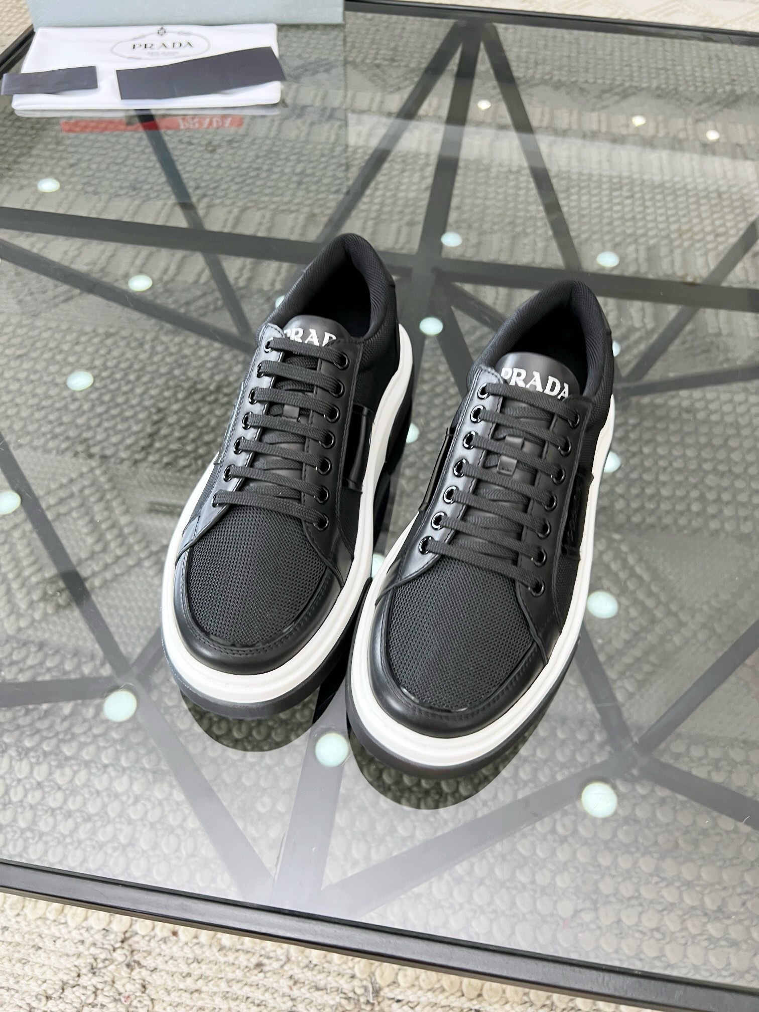 NO:219268,Brand PRADA color original color matching, code number 38-44 customized 45 price Material Prada new product original single-stock low-top casual footwear!  The upper is made of original soft cowhide, matched with Prada logo cowhide inner lining, cowhide foot pad original mold open sole, high quality worth owning, Prada, prada, cowhide19860909品牌PRADA 颜色原版配色 码数38-44定做45 价格 材质普拉达新品原单货低帮 休闲套脚鞋！鞋面采用原版柔软牛皮 搭配普拉达标识牛皮内里 牛皮垫脚原版开模大底、高品质值得拥有,普拉达,prada,prada,cowhide,Men's shoes