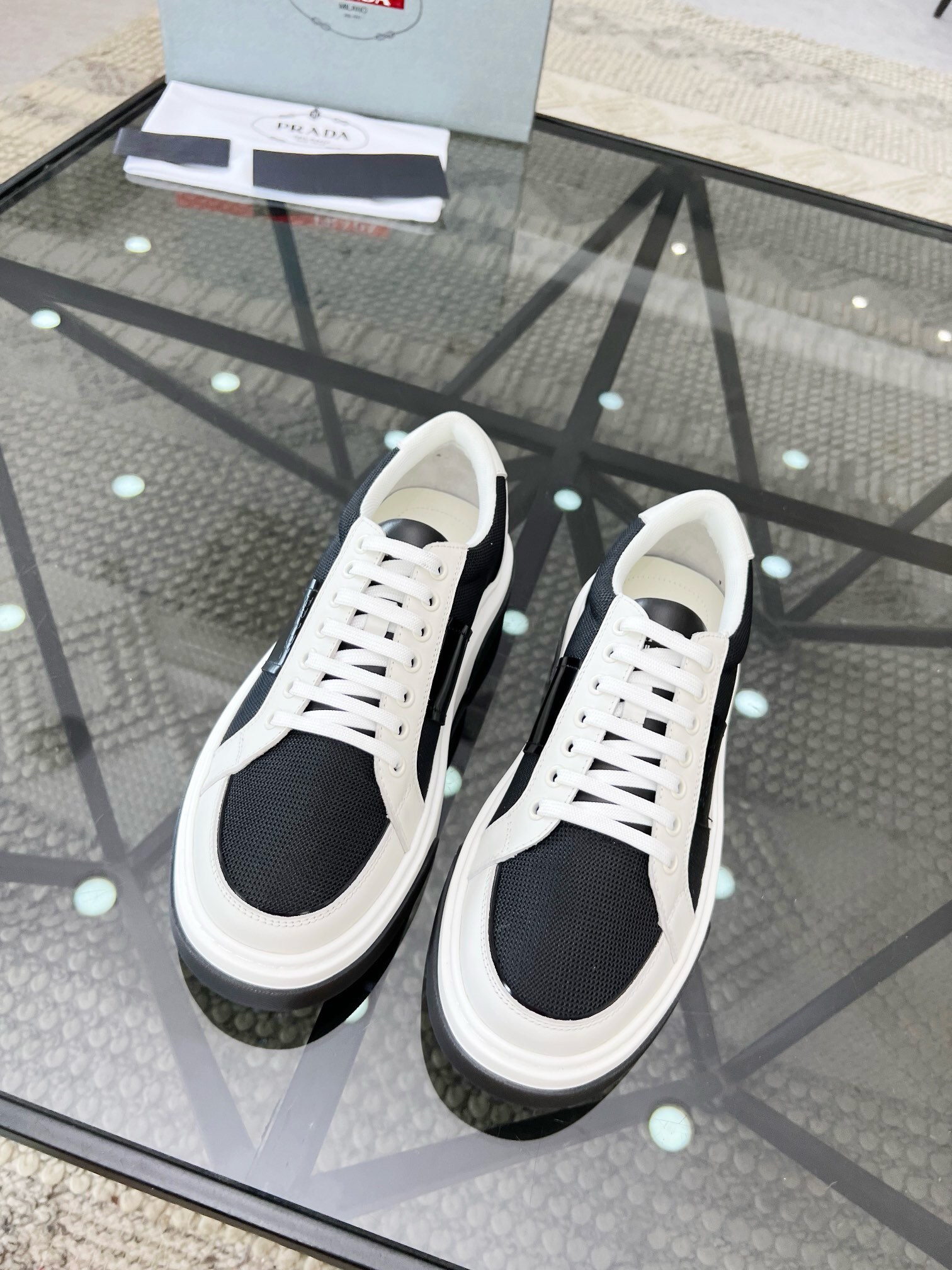 NO:219276,Brand PRADA color original color matching, code number 38-44 customized 45 price Material Prada new product original single-stock low-top casual footwear!  The upper is made of original soft cowhide, matched with Prada logo cowhide inner lining, cowhide foot pad original mold open sole, high quality worth owning, Prada, prada, cowhide19860909品牌PRADA 颜色原版配色 码数38-44定做45 价格 材质普拉达新品原单货低帮 休闲套脚鞋！鞋面采用原版柔软牛皮 搭配普拉达标识牛皮内里 牛皮垫脚原版开模大底、高品质值得拥有,普拉达,prada,prada,cowhide,Men's shoes