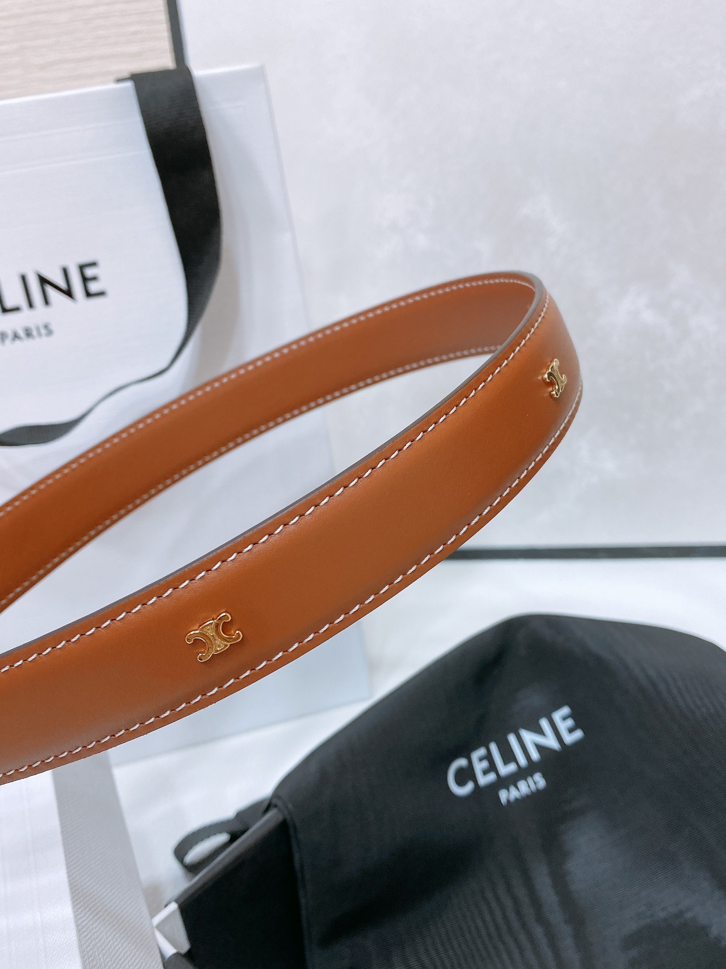 celine24小号TRIOMPHETAURILLON皮革腰带TAURILLON.中腰进口牛皮腰带皮革搭