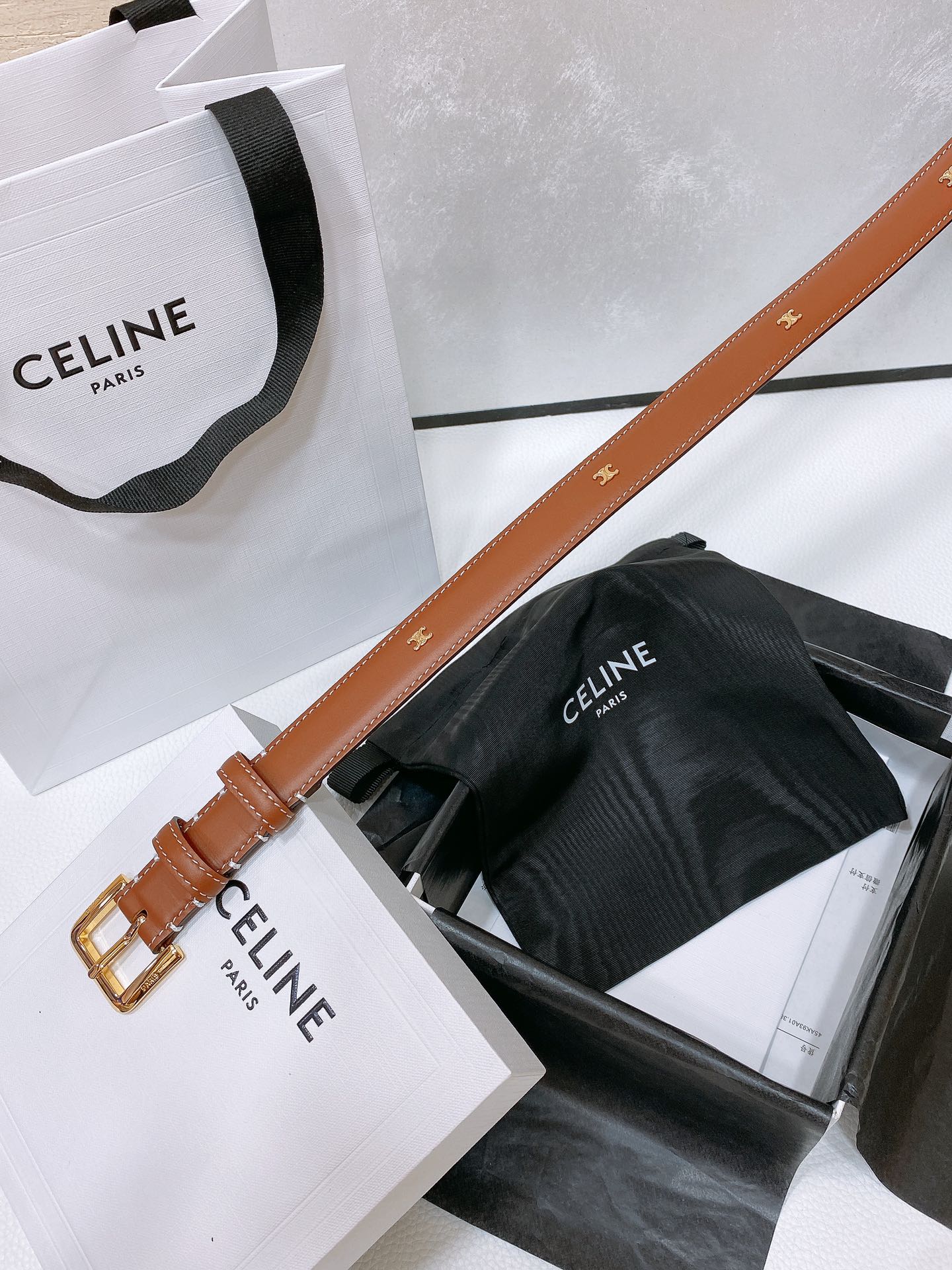 celine24小号TRIOMPHETAURILLON皮革腰带TAURILLON.中腰进口牛皮腰带皮革搭