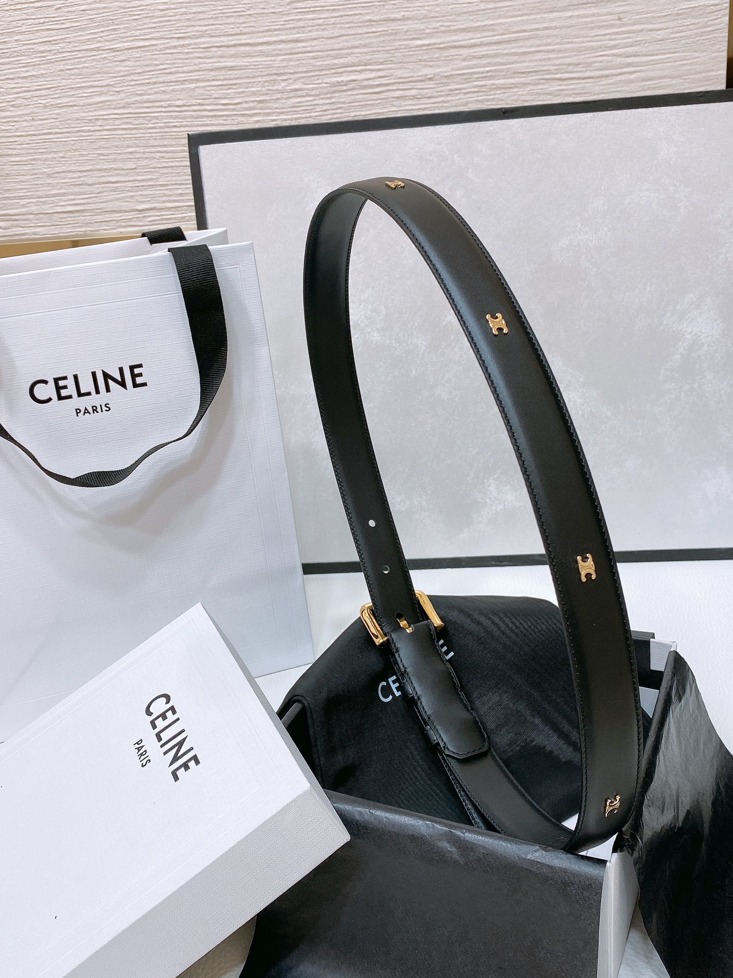 celine24小号TRIOMPHETAURILLON皮革腰带TAURILLON.中腰进口牛皮腰带皮革搭