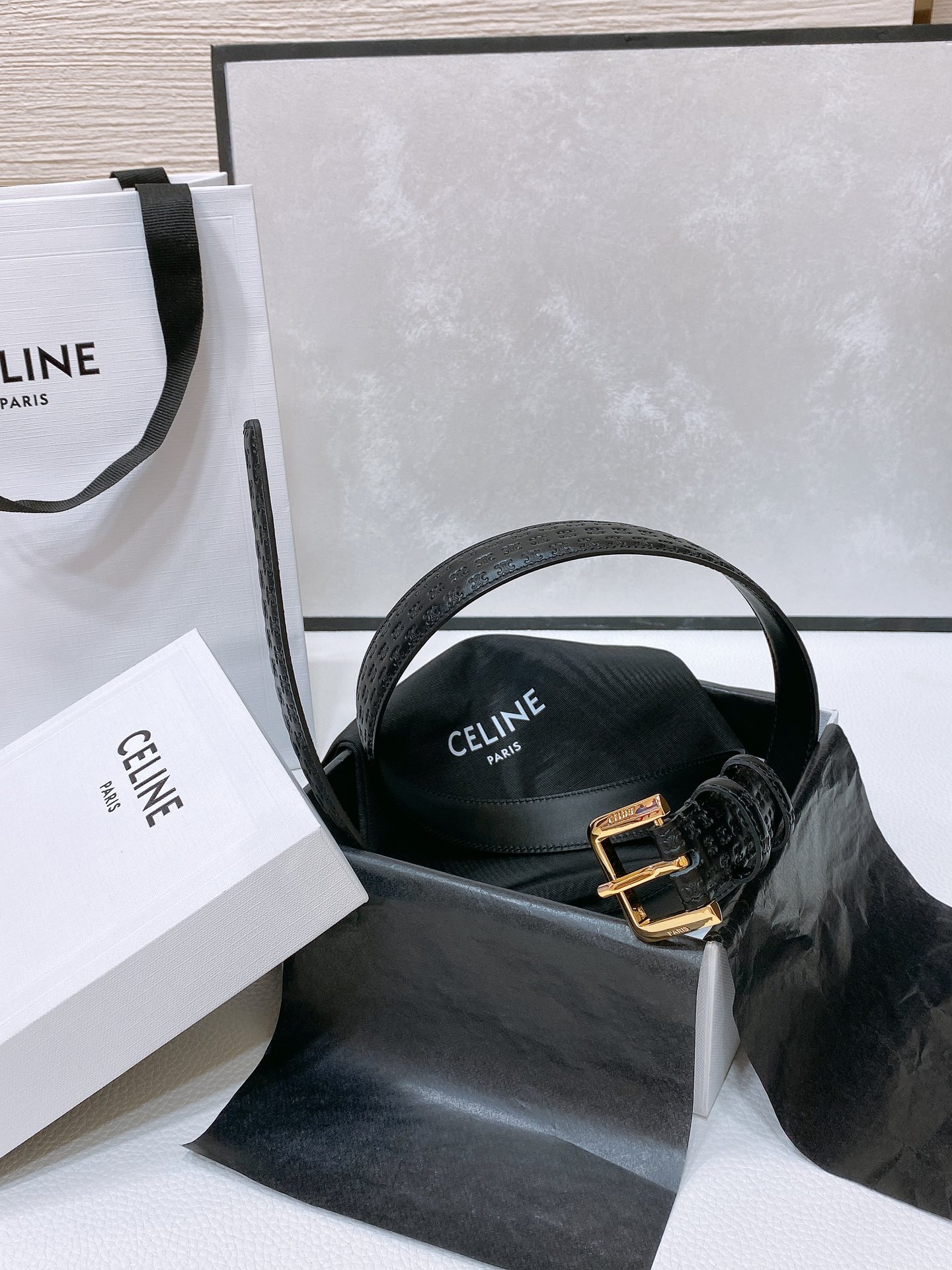 celine24小号TRIOMPHETAURILLON皮革腰带TAURILLON.中腰进口牛皮腰带压小花