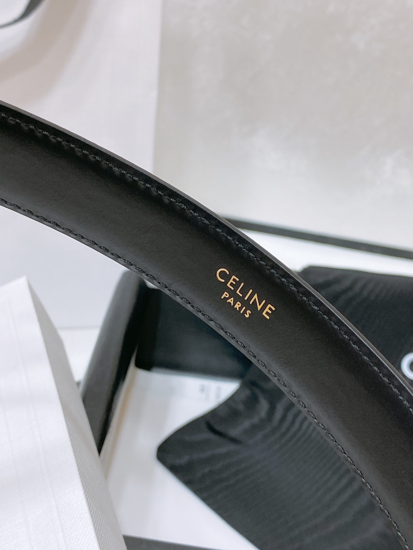 celine24小号TRIOMPHETAURILLON皮革腰带TAURILLON.中腰进口牛皮腰带压小花